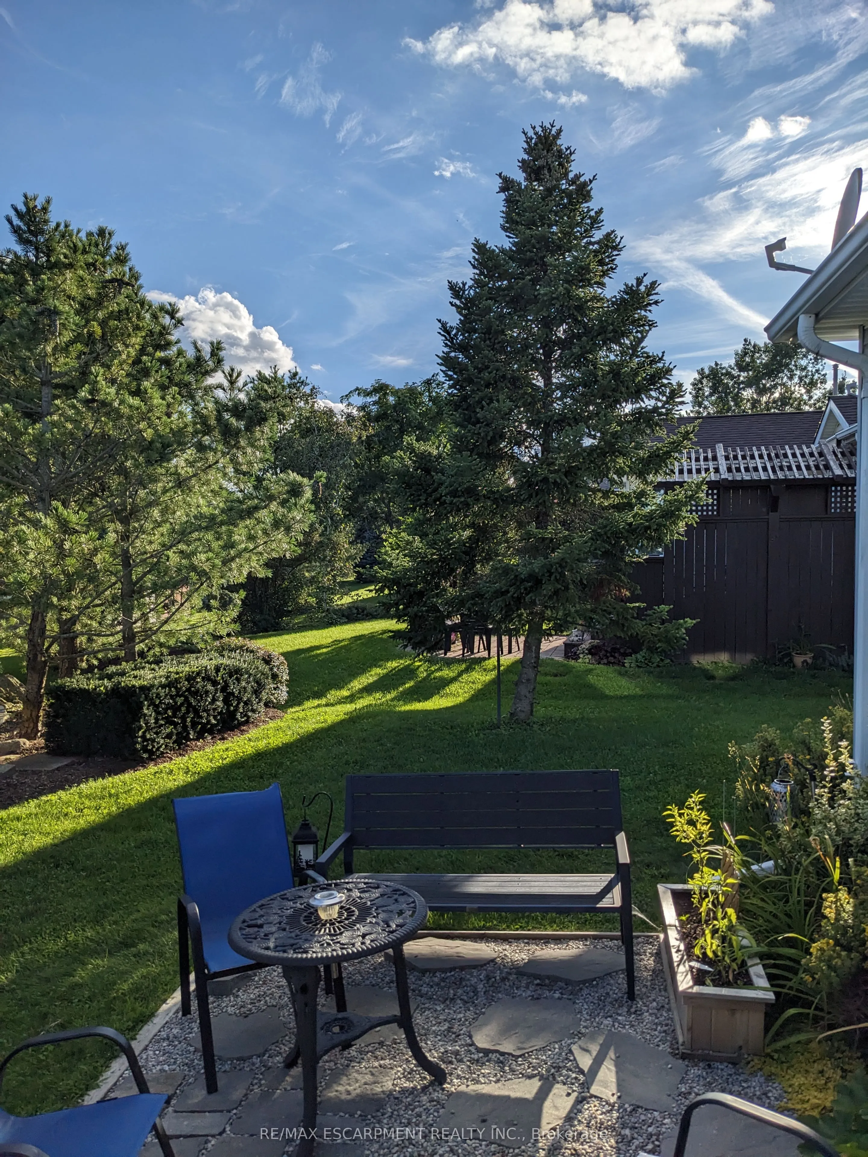 136 GLENARIFF Drive