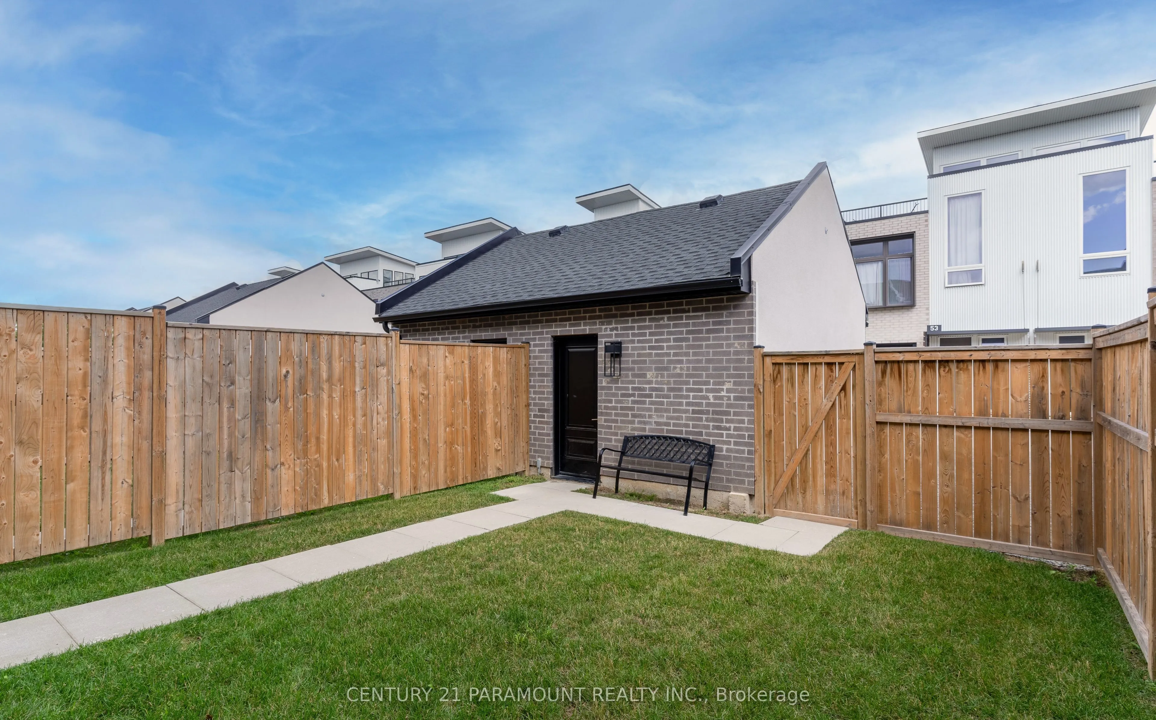 153 Summersides Boulevard