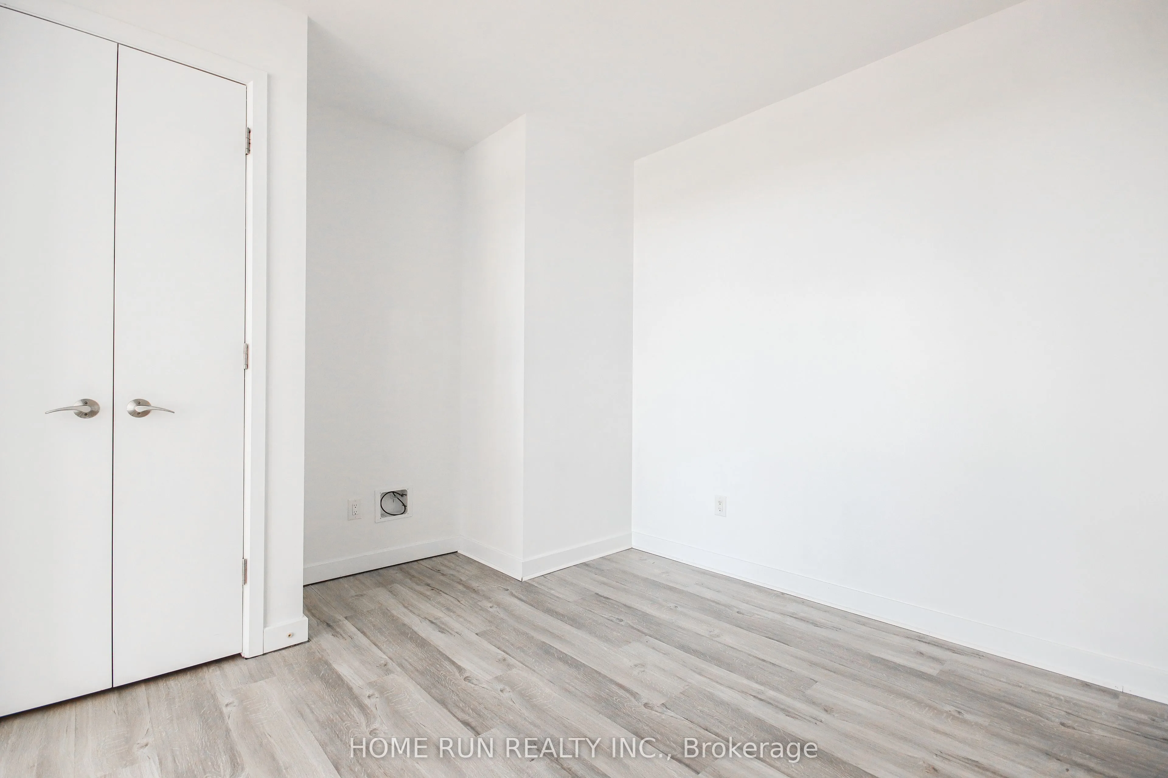 201 PARKDALE Avenue, #805