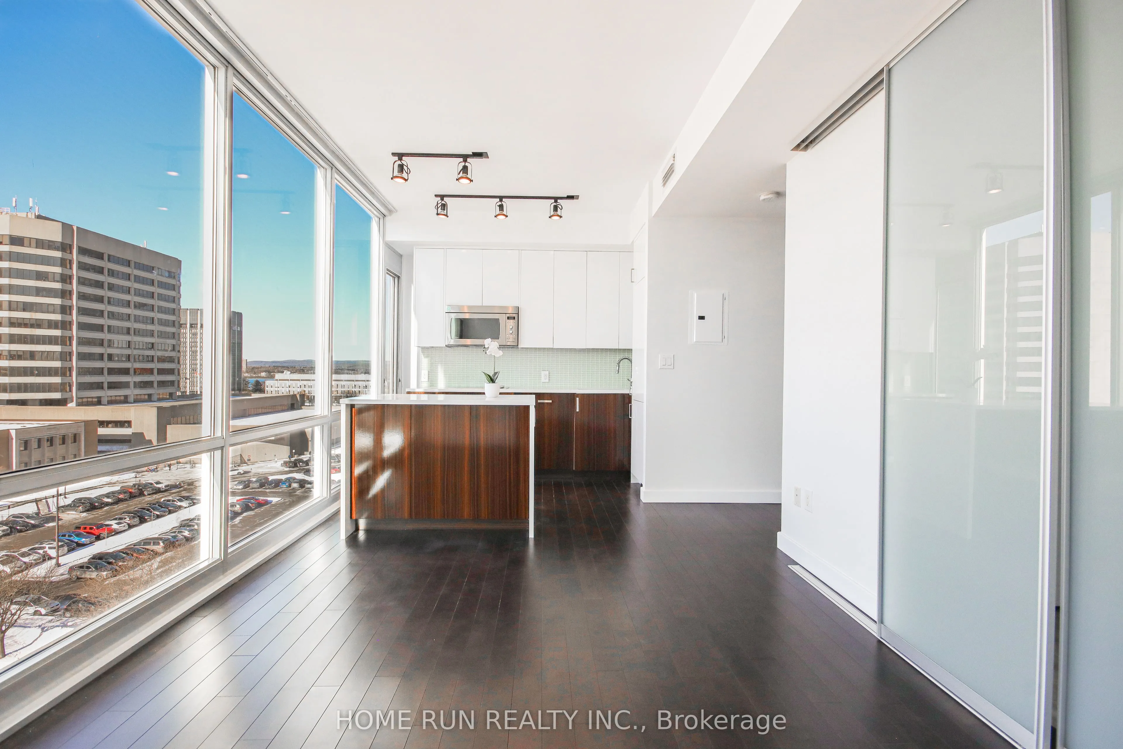 201 PARKDALE Avenue, #805