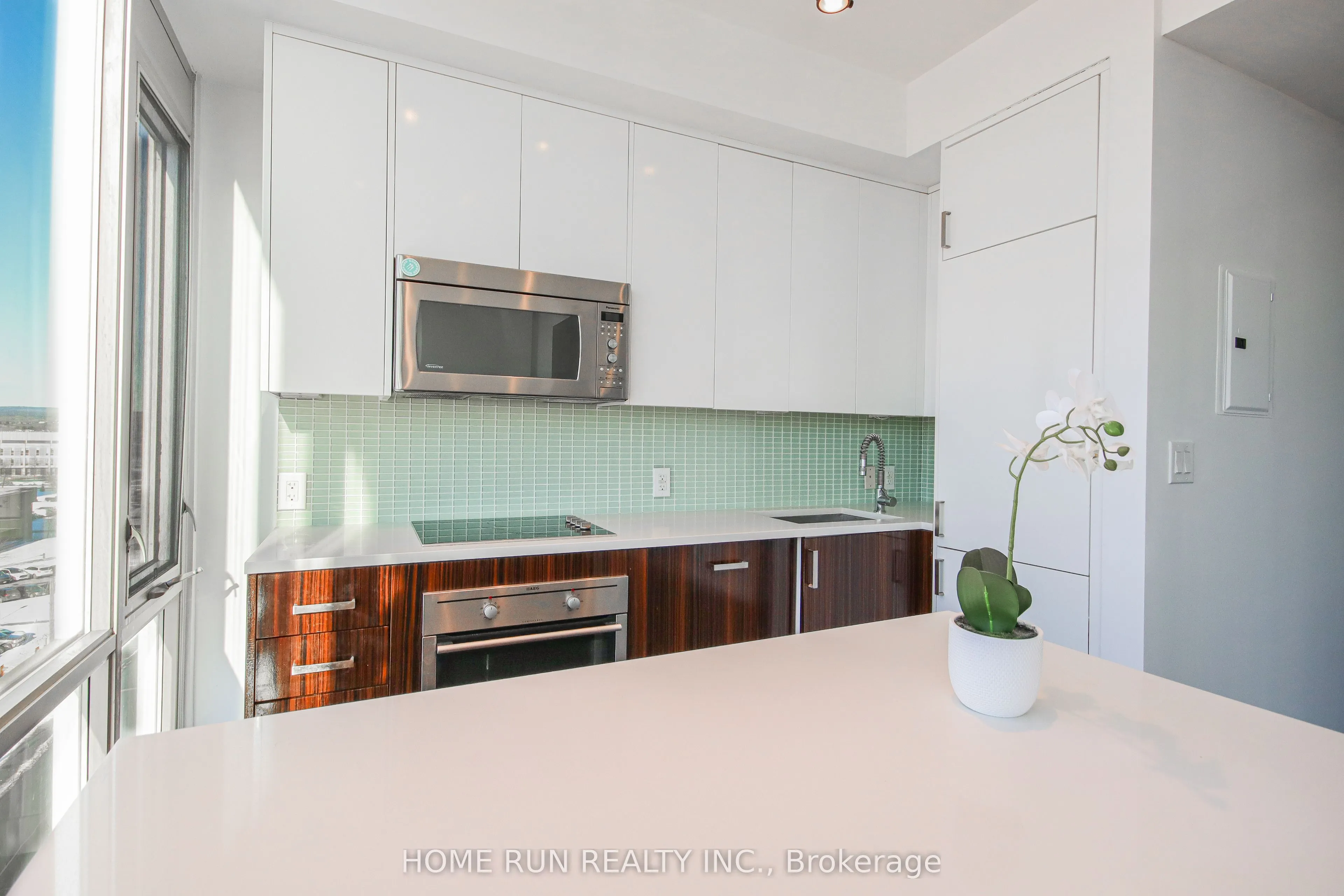 201 PARKDALE Avenue, #805