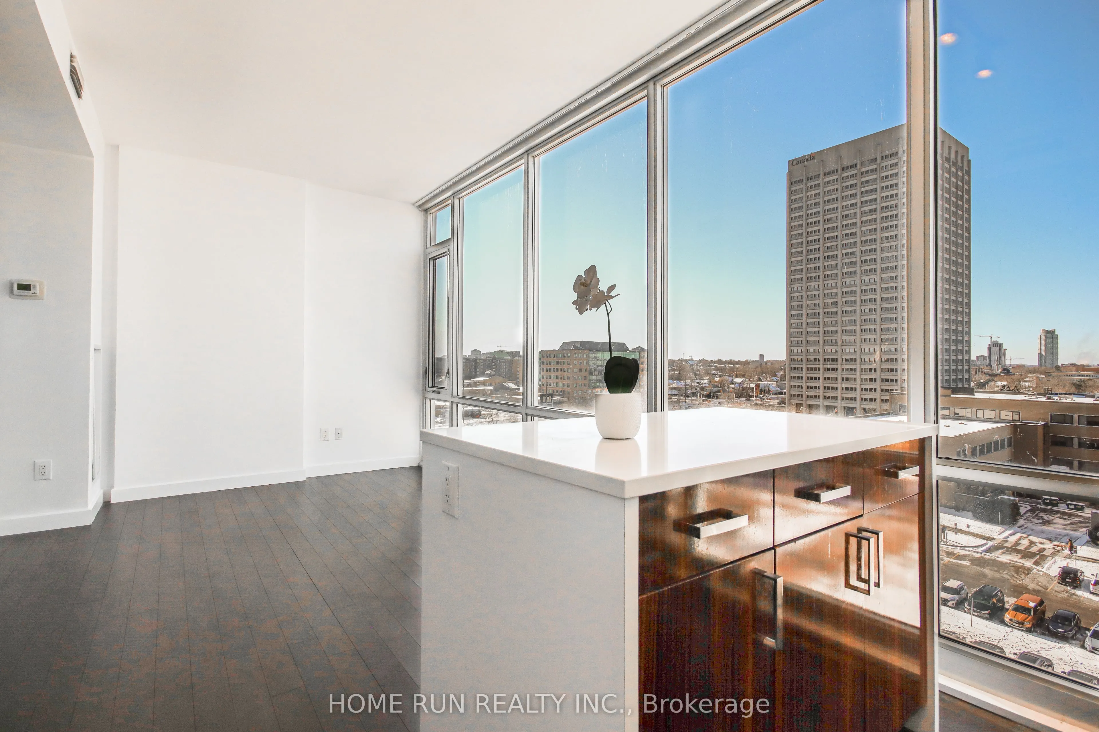 201 PARKDALE Avenue, #805