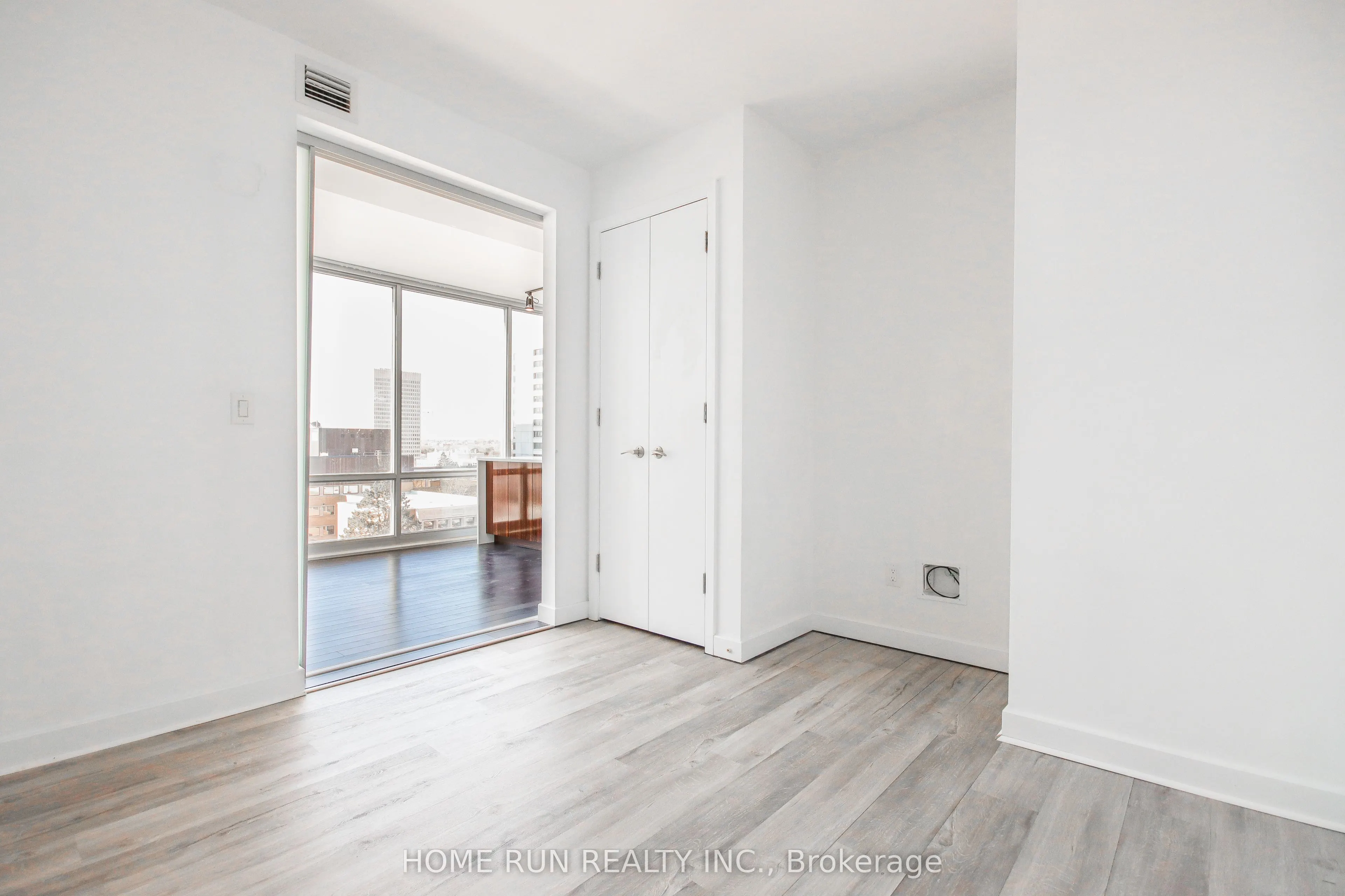 201 PARKDALE Avenue, #805