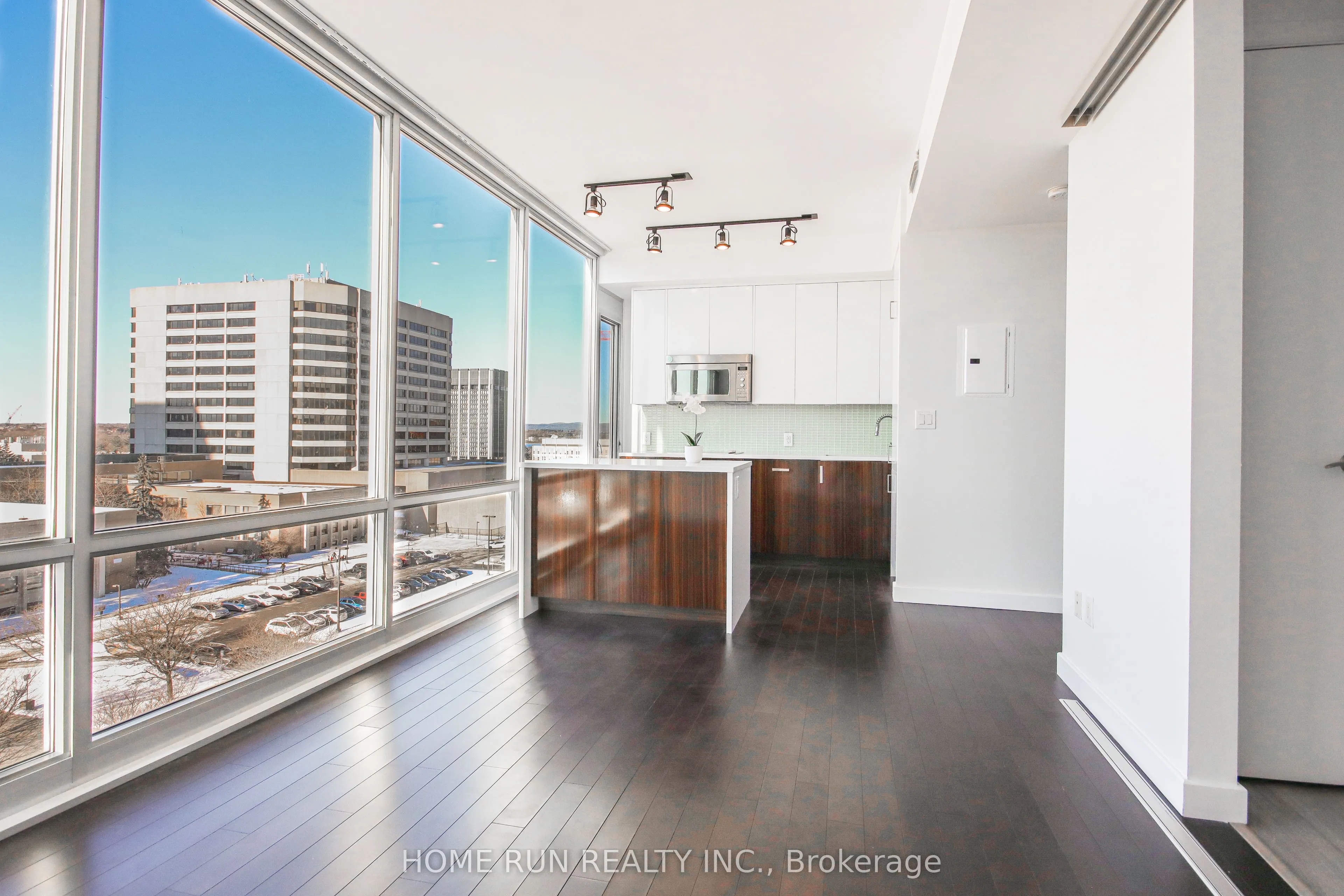 201 PARKDALE Avenue, #805