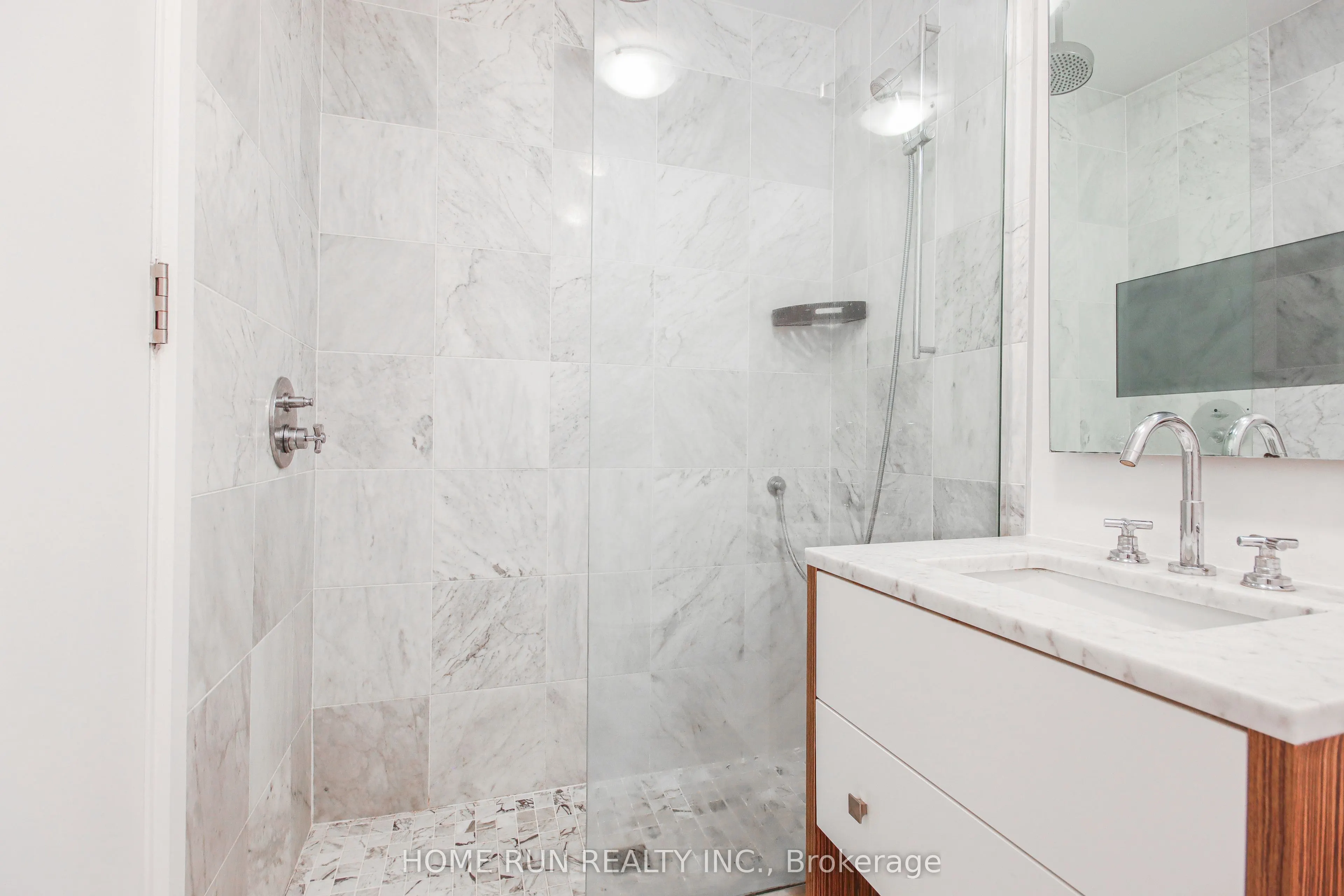 201 PARKDALE Avenue, #805