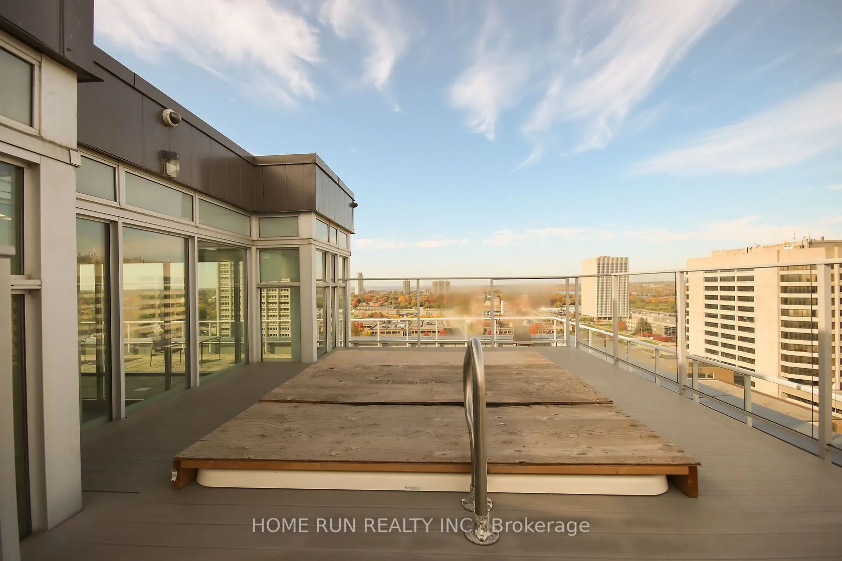 201 PARKDALE Avenue, #805