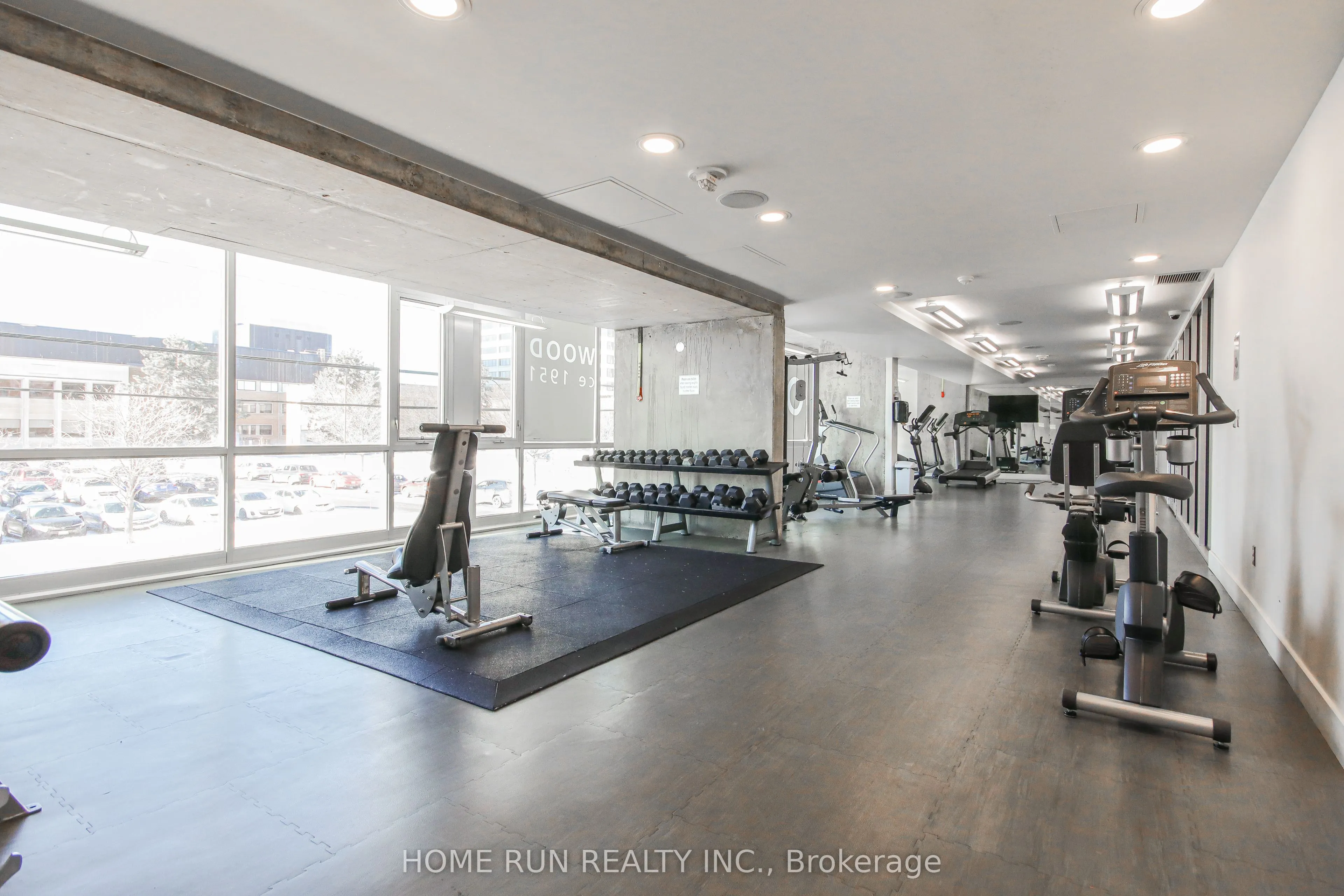 201 PARKDALE Avenue, #805