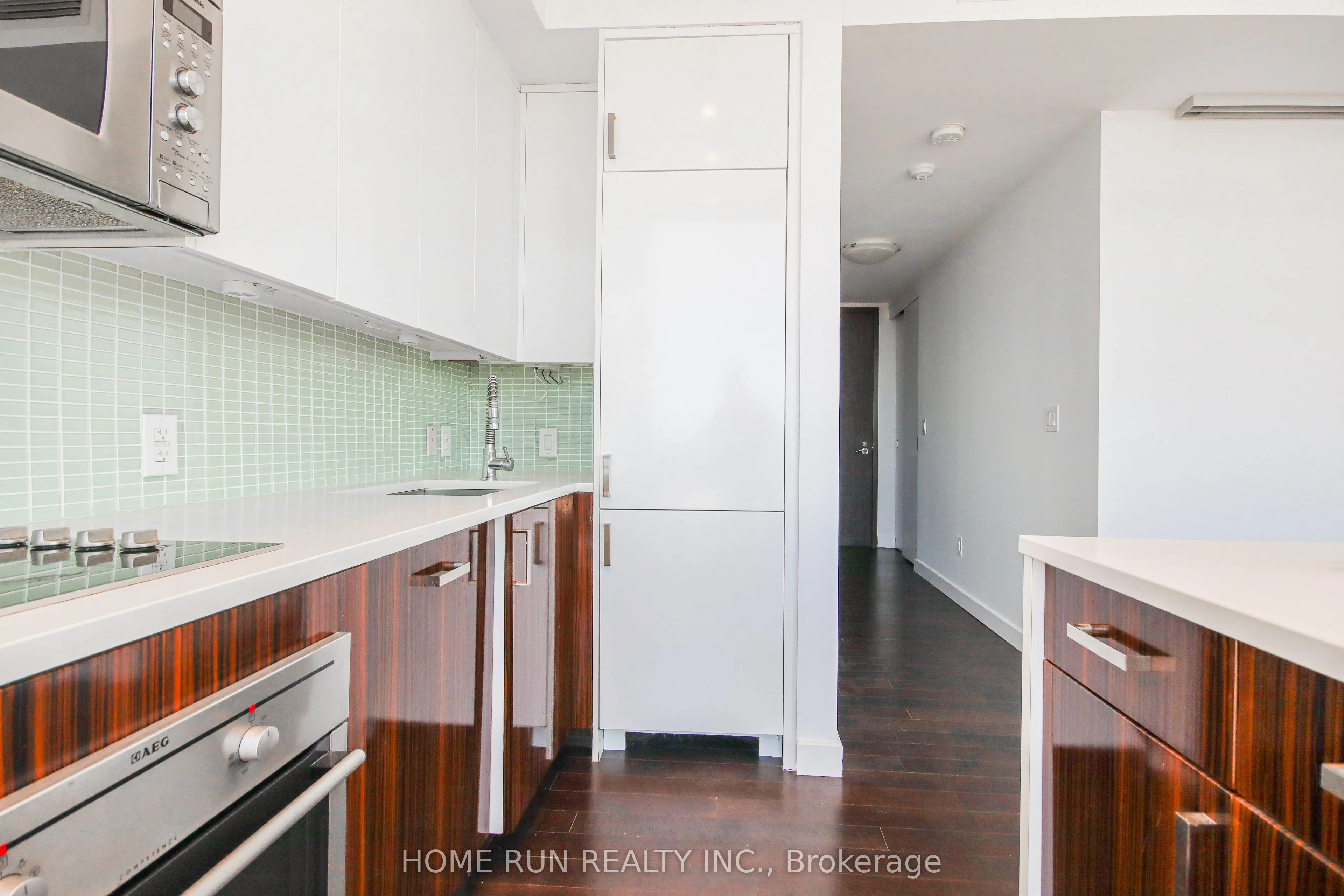 201 PARKDALE Avenue, #805