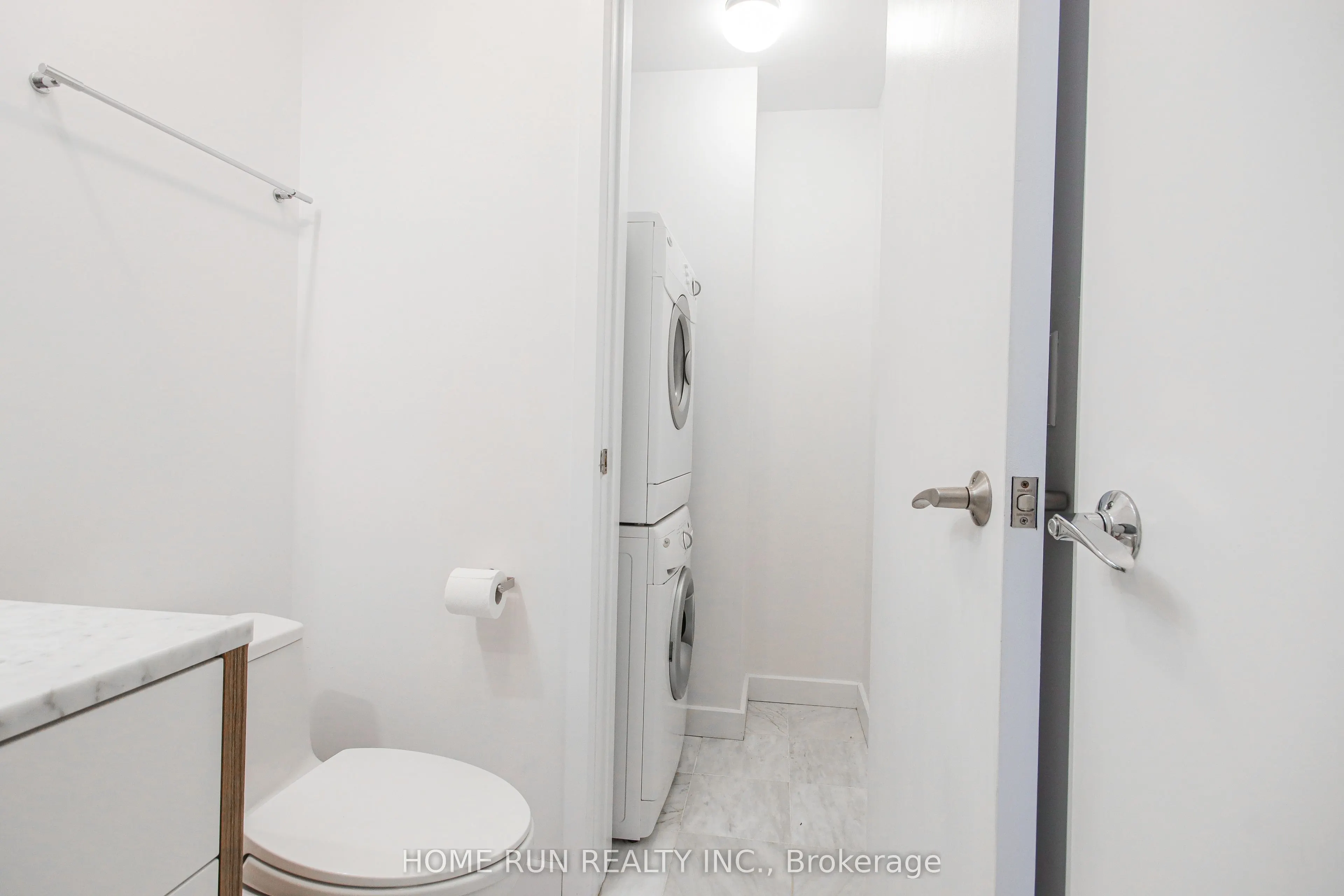 201 PARKDALE Avenue, #805