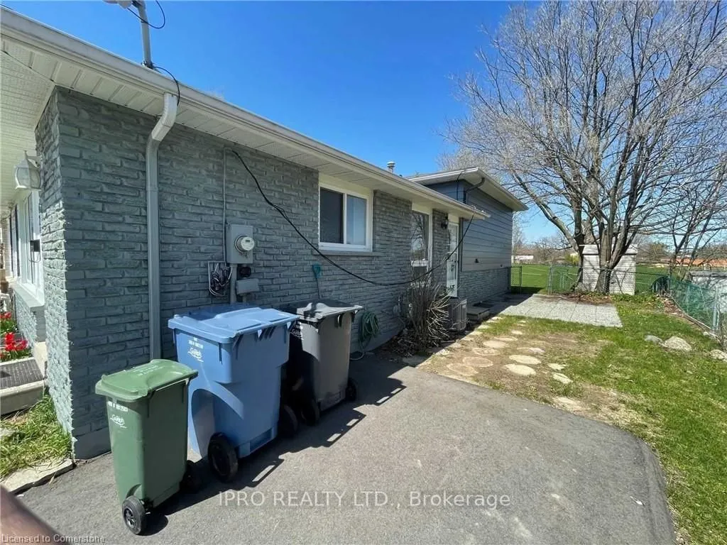 624 College Avenue W