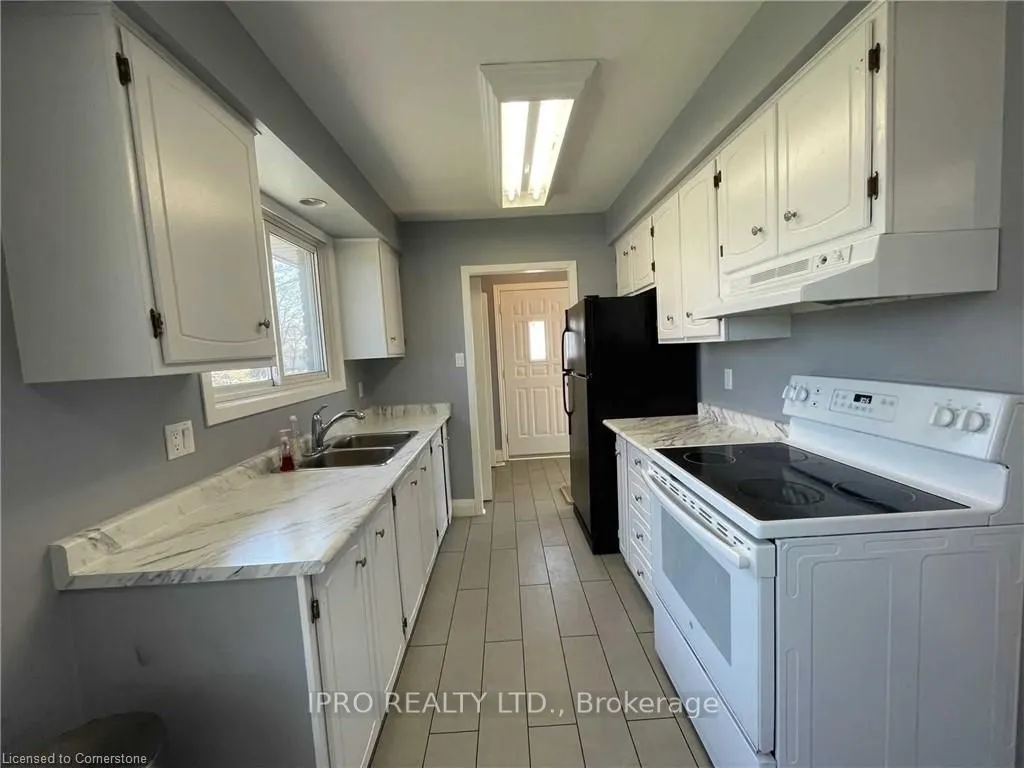 624 College Avenue W