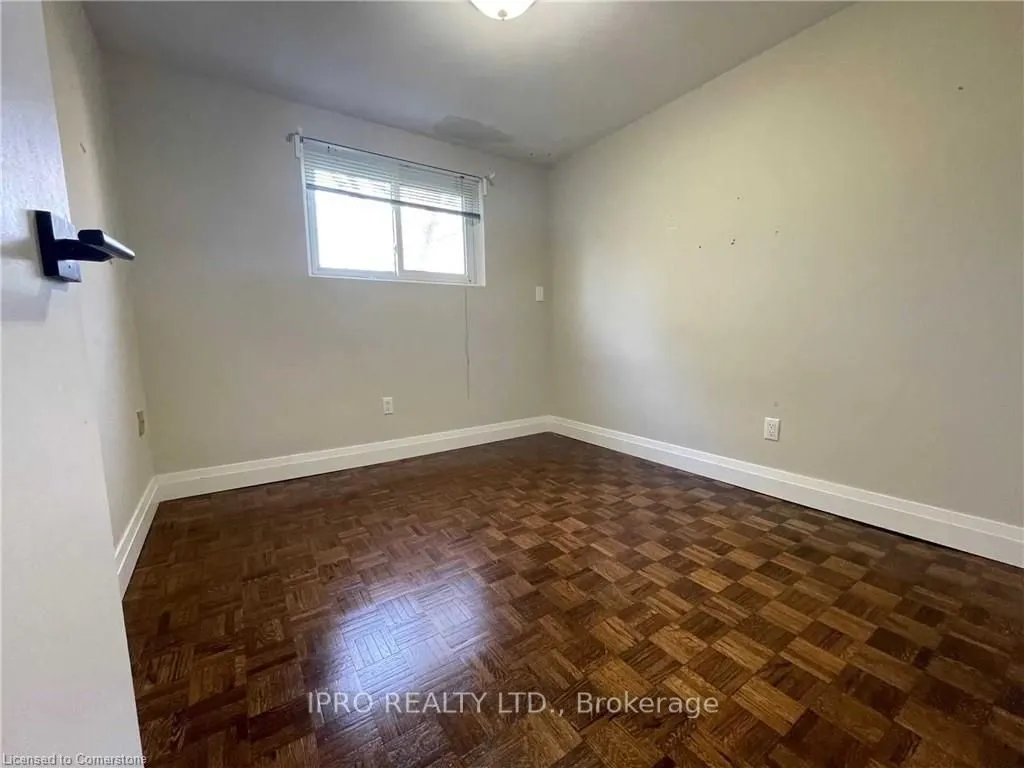 624 College Avenue W