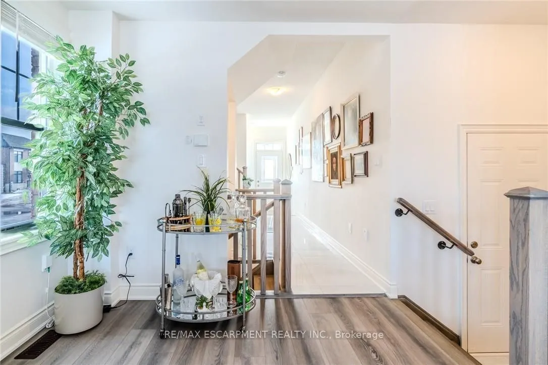 2 HOLCOMB Terrace