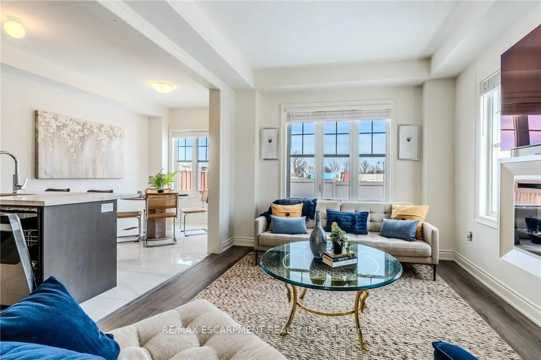 2 HOLCOMB Terrace