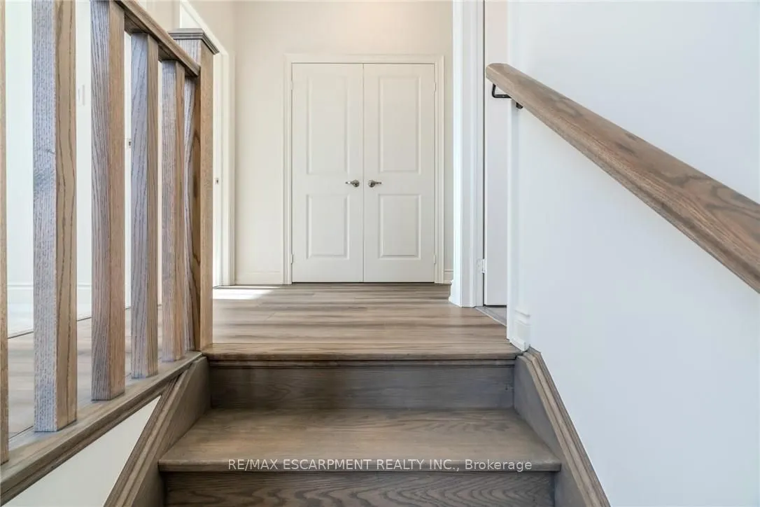 2 HOLCOMB Terrace