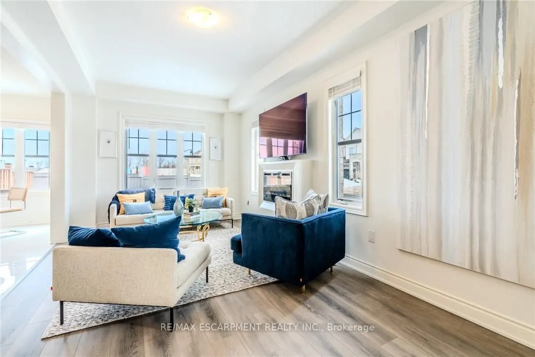 2 HOLCOMB Terrace