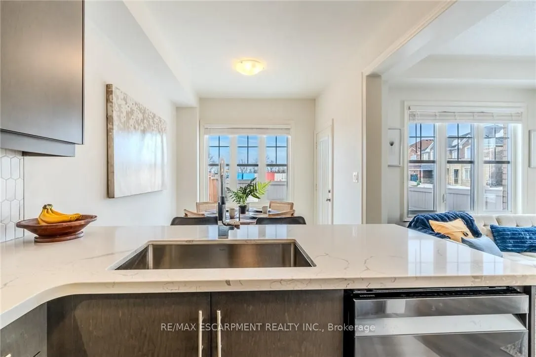 2 HOLCOMB Terrace