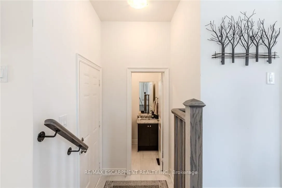 2 HOLCOMB Terrace