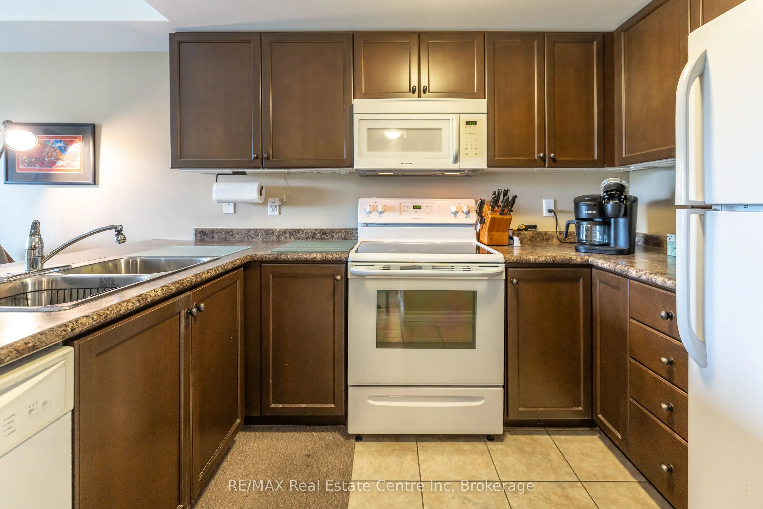 645 St David Street S, #413