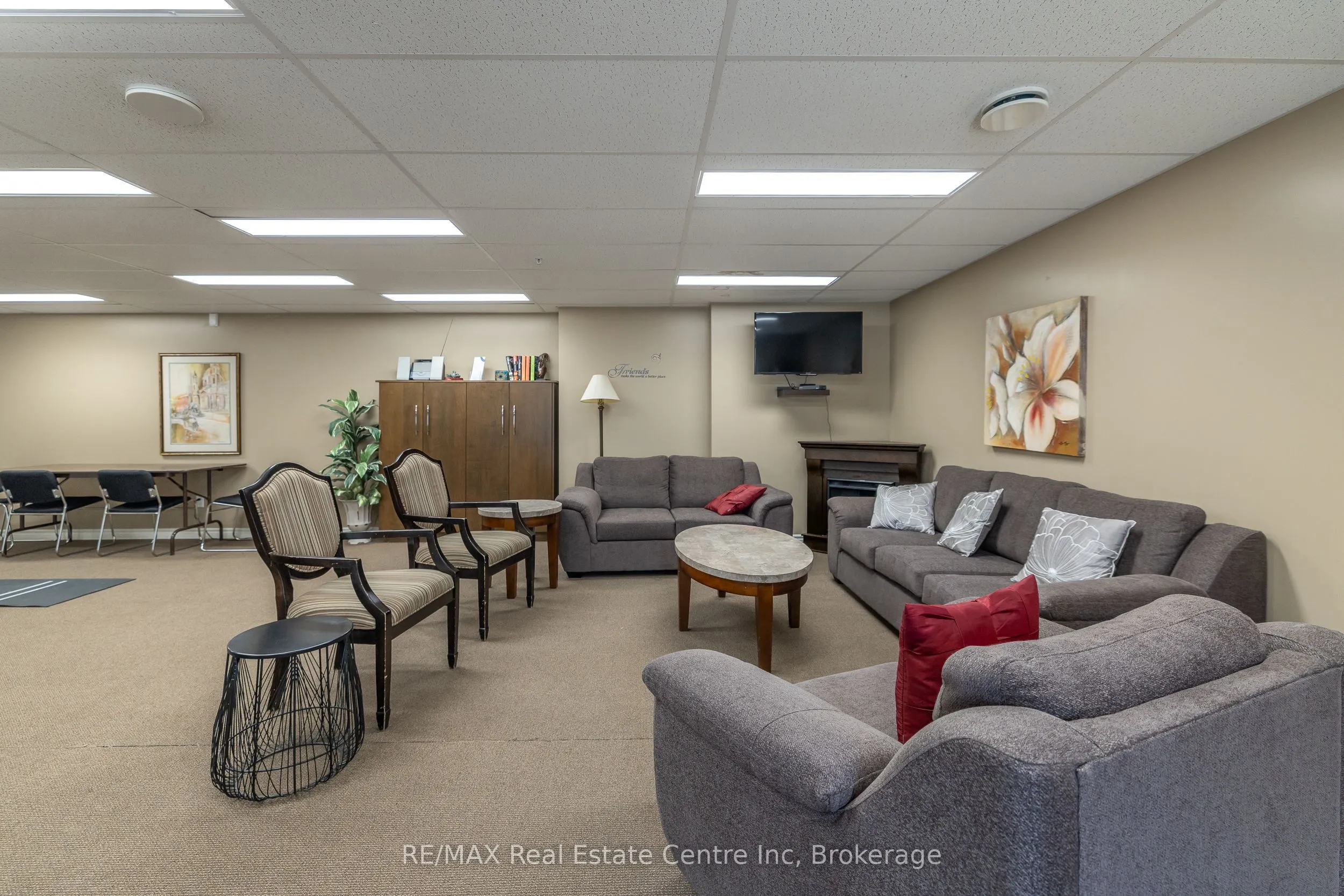 645 St David Street S, #413