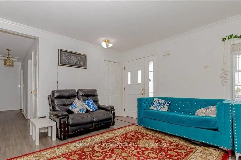 18 Greenlaw Place