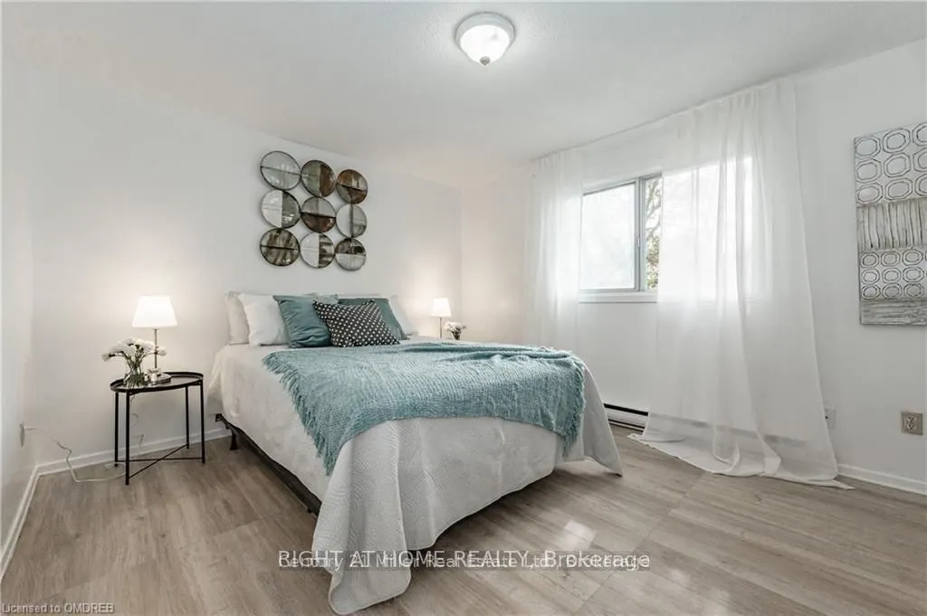164 Jansen Avenue, #6