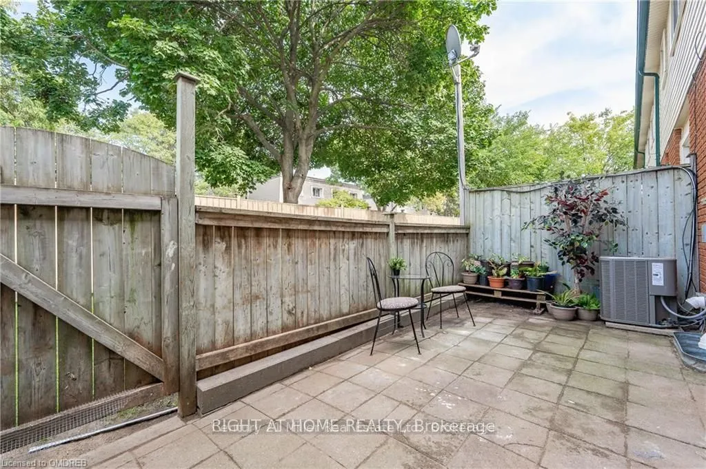 164 Jansen Avenue, #6