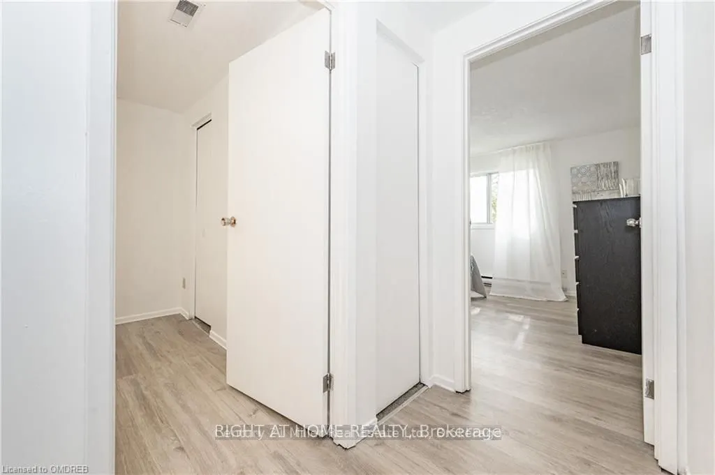 164 Jansen Avenue, #6