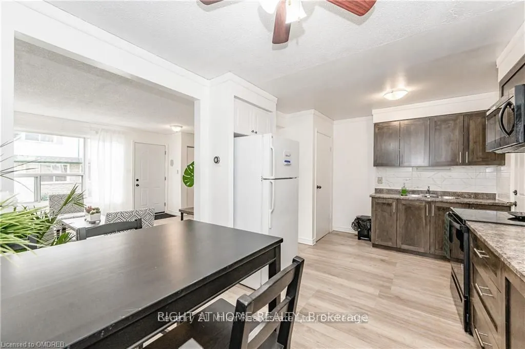 164 Jansen Avenue, #6