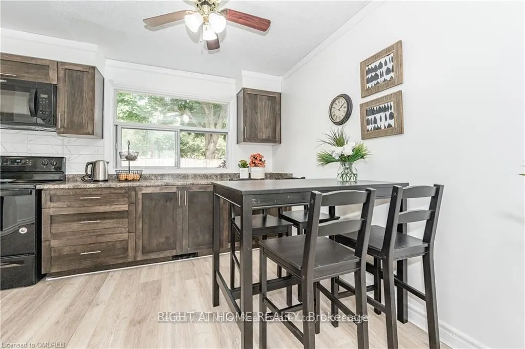 164 Jansen Avenue, #6