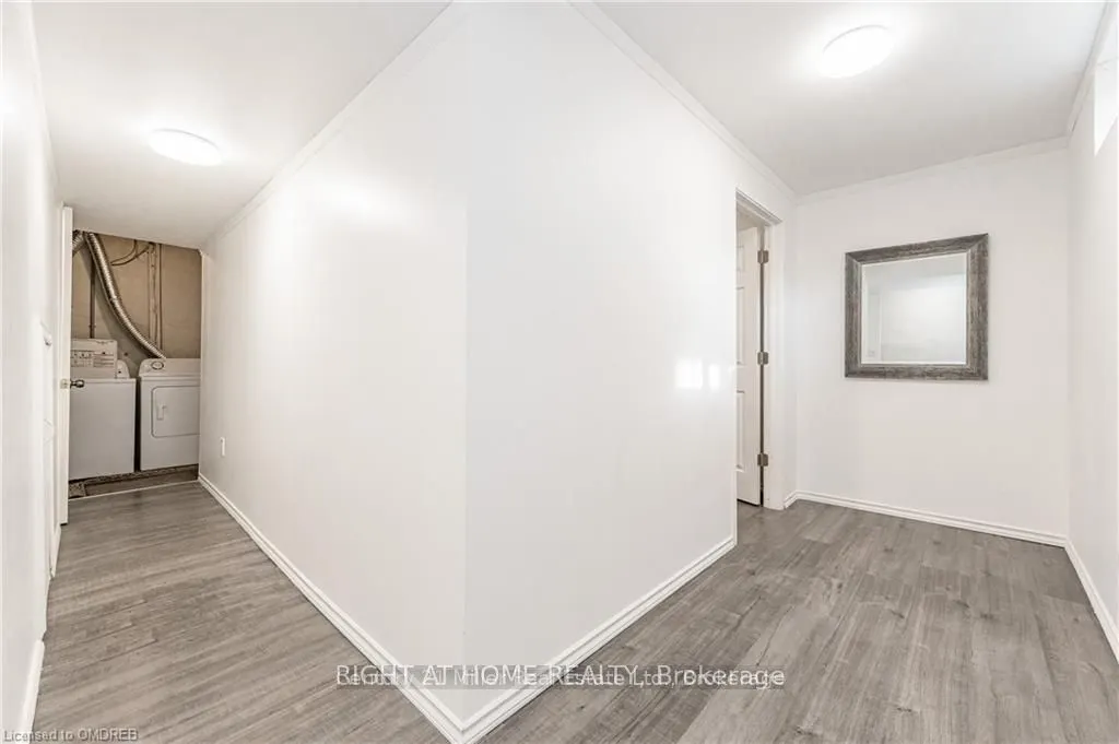164 Jansen Avenue, #6