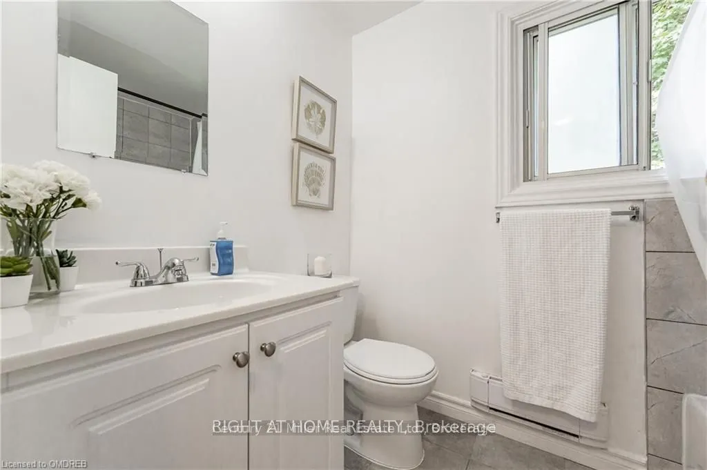 164 Jansen Avenue, #6