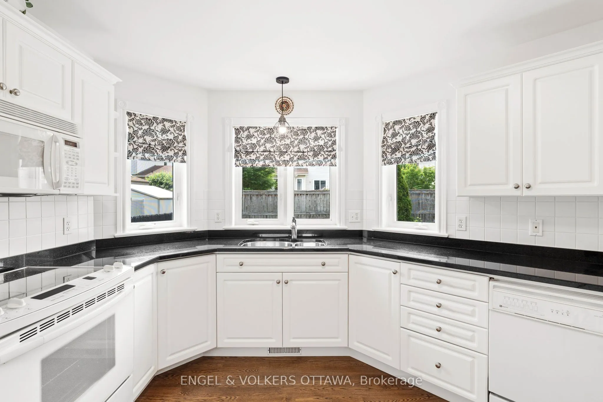 35 Heritage Grove Crescent
