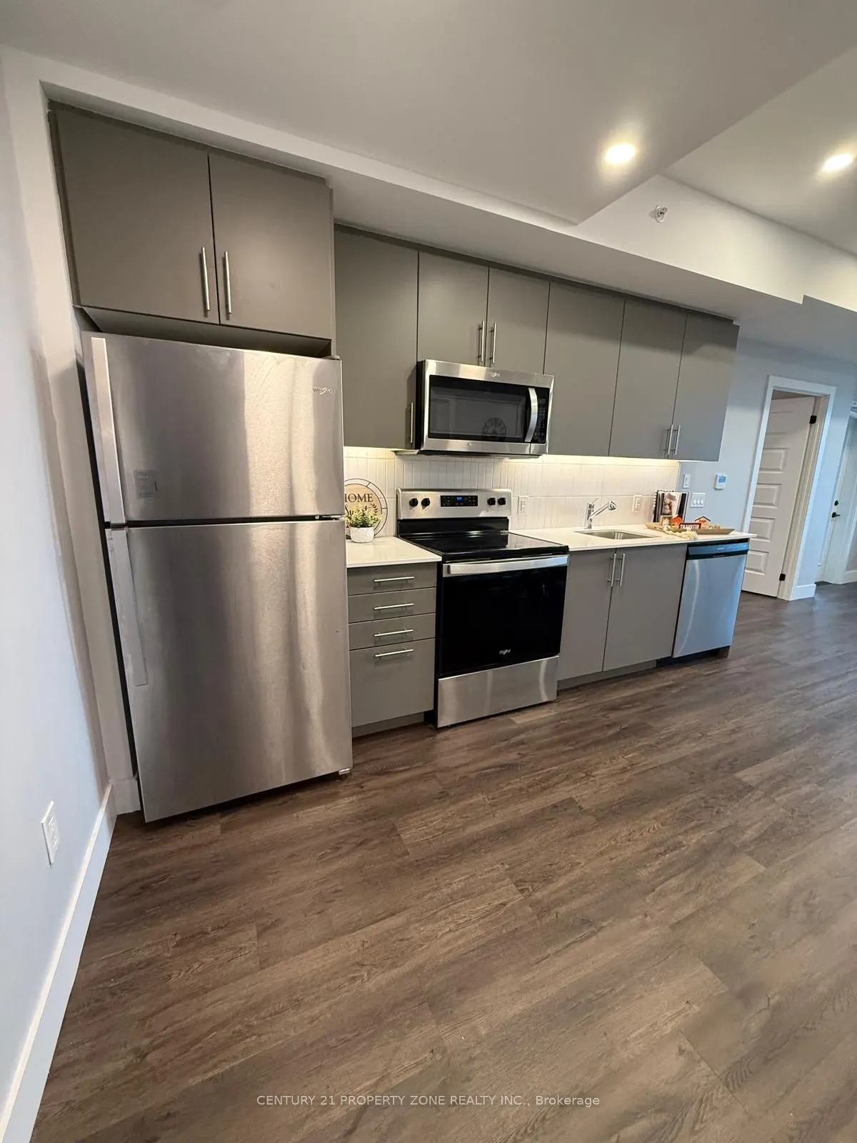26 Lowes Road, #604