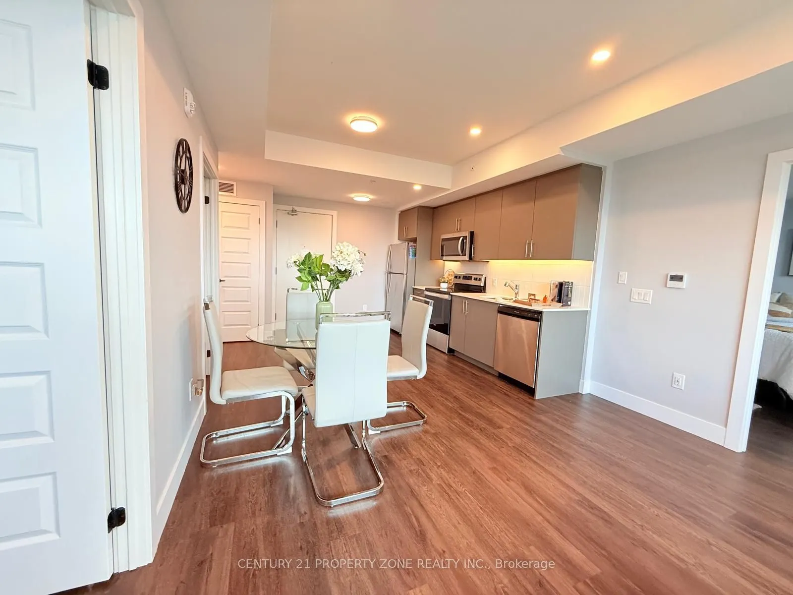 26 Lowes Road, #604
