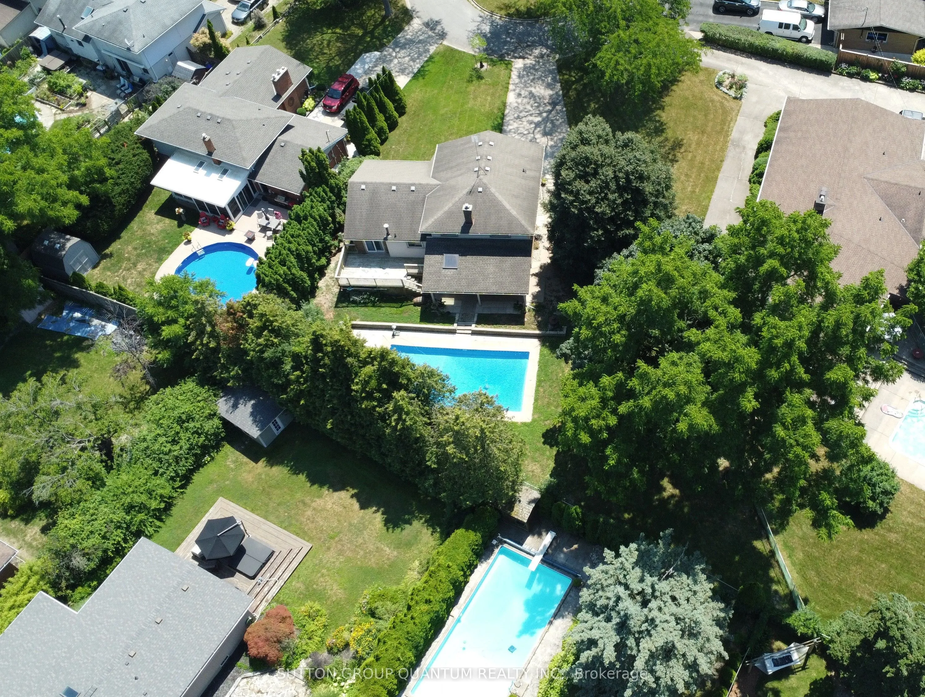 3 Colonial Court