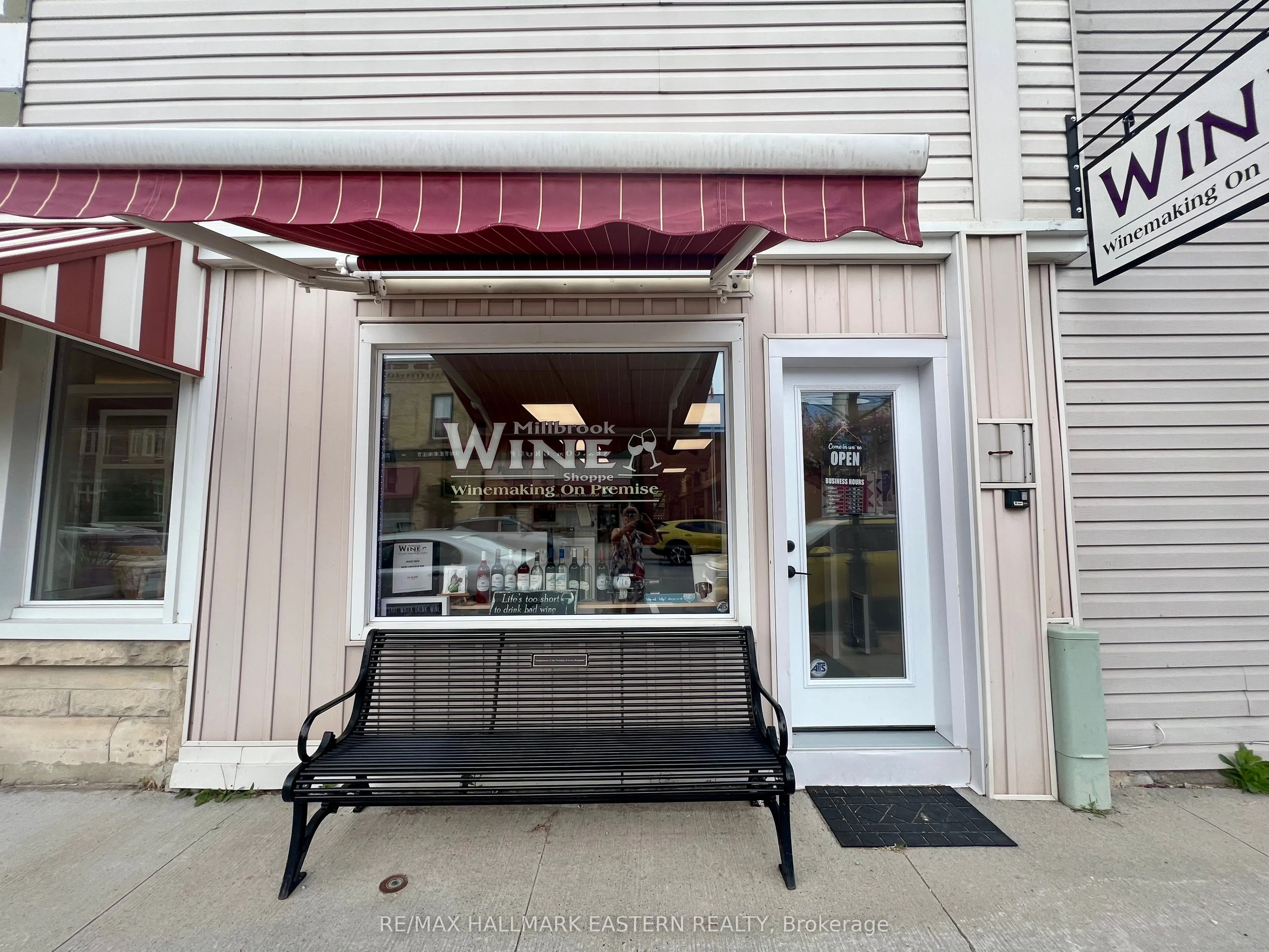 16 King Street E