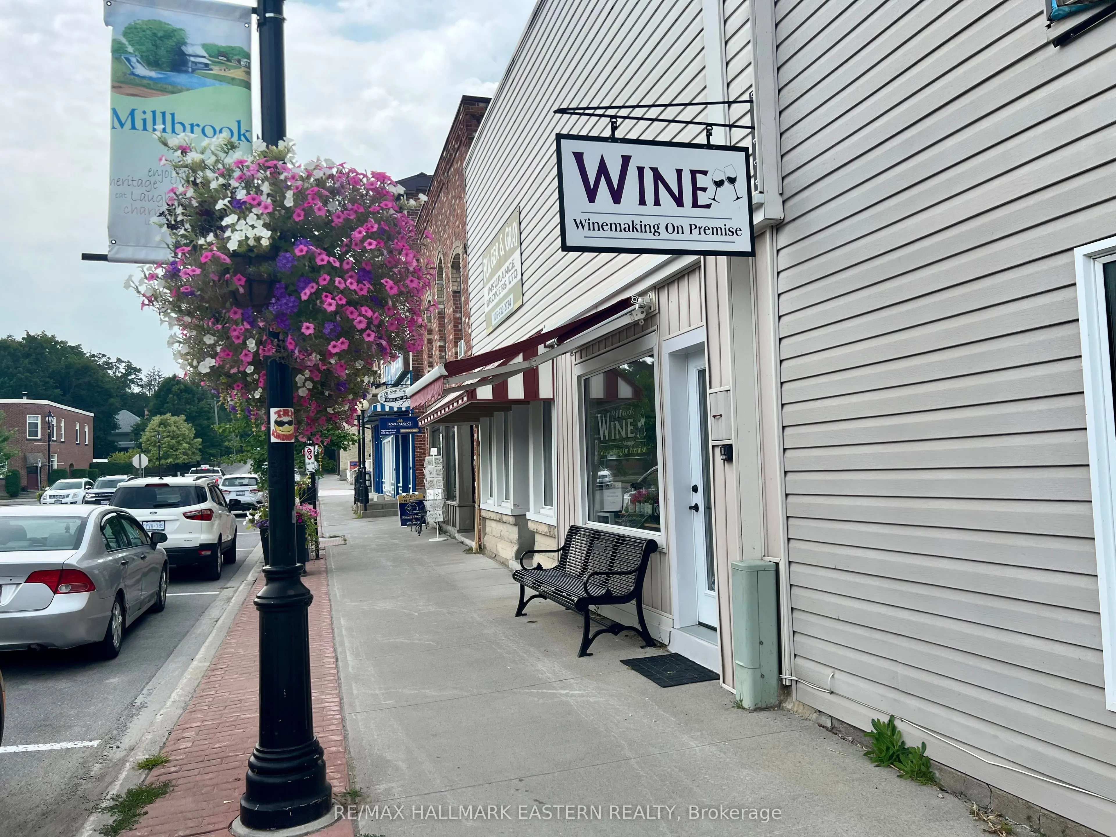 16 King Street E