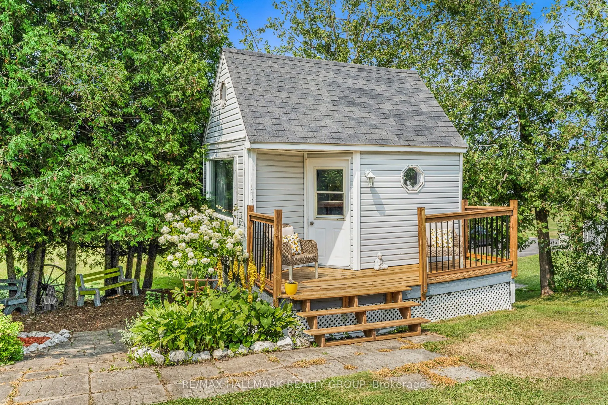 565 Landry Street