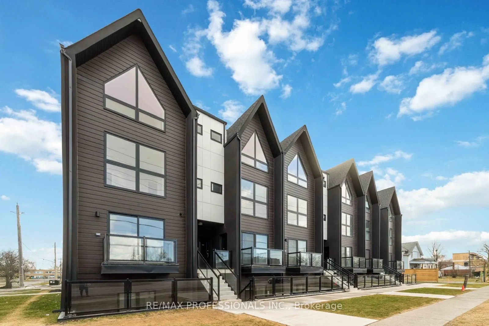 7277 Wilson Crescent, #106