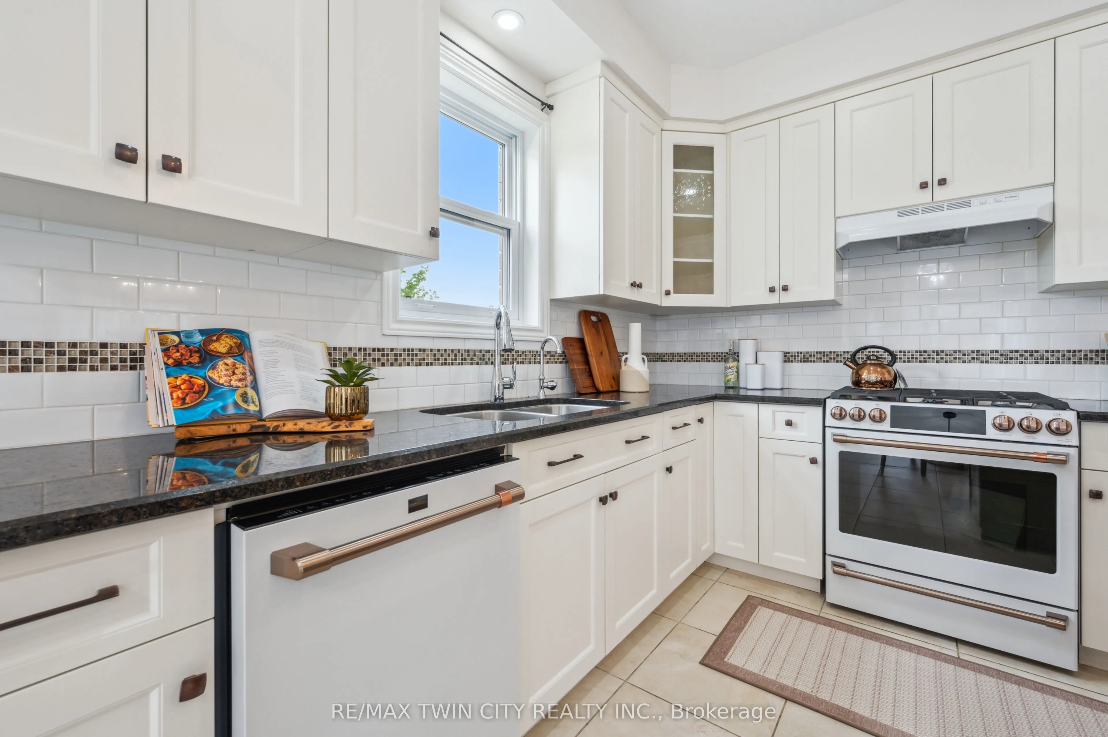 450 Applegate Court