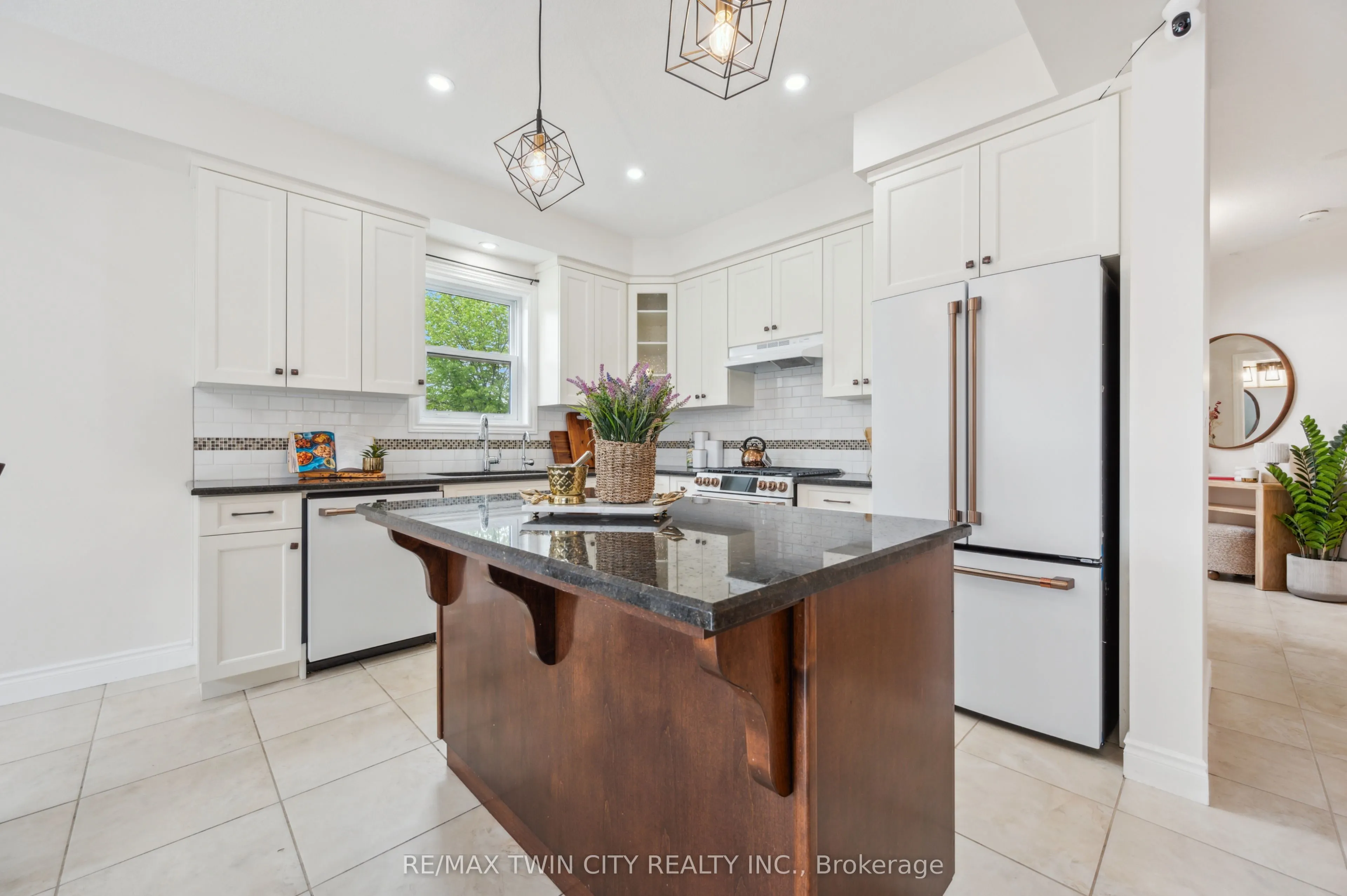 450 Applegate Court