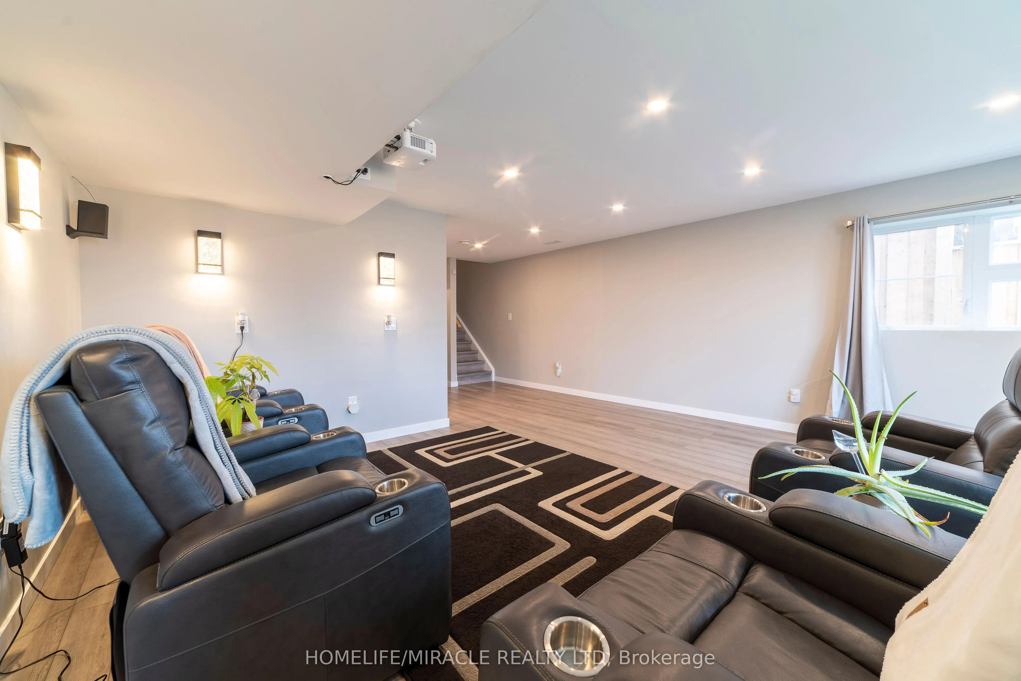 933 Robert Ferrie Drive