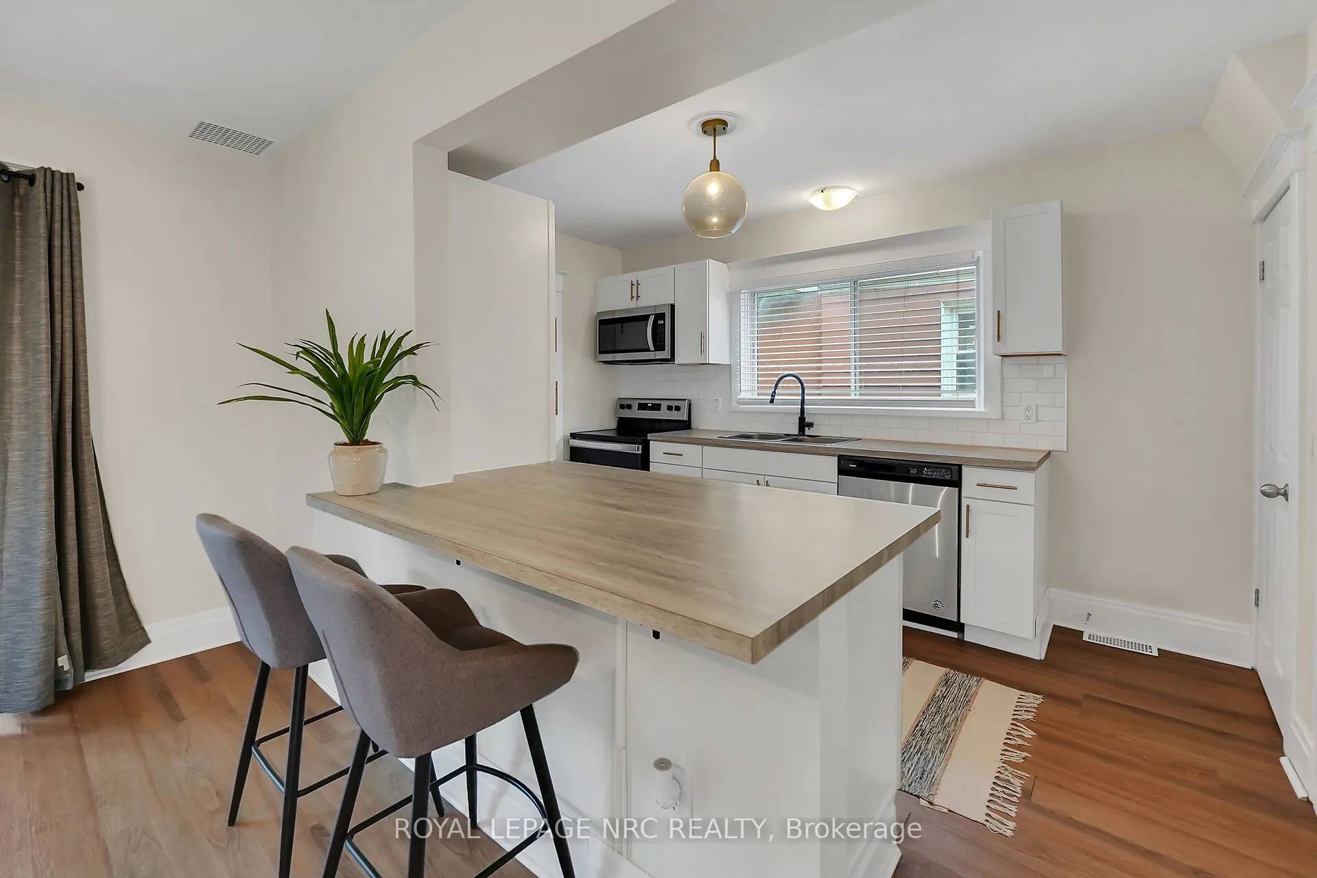 87 Oakland Avenue