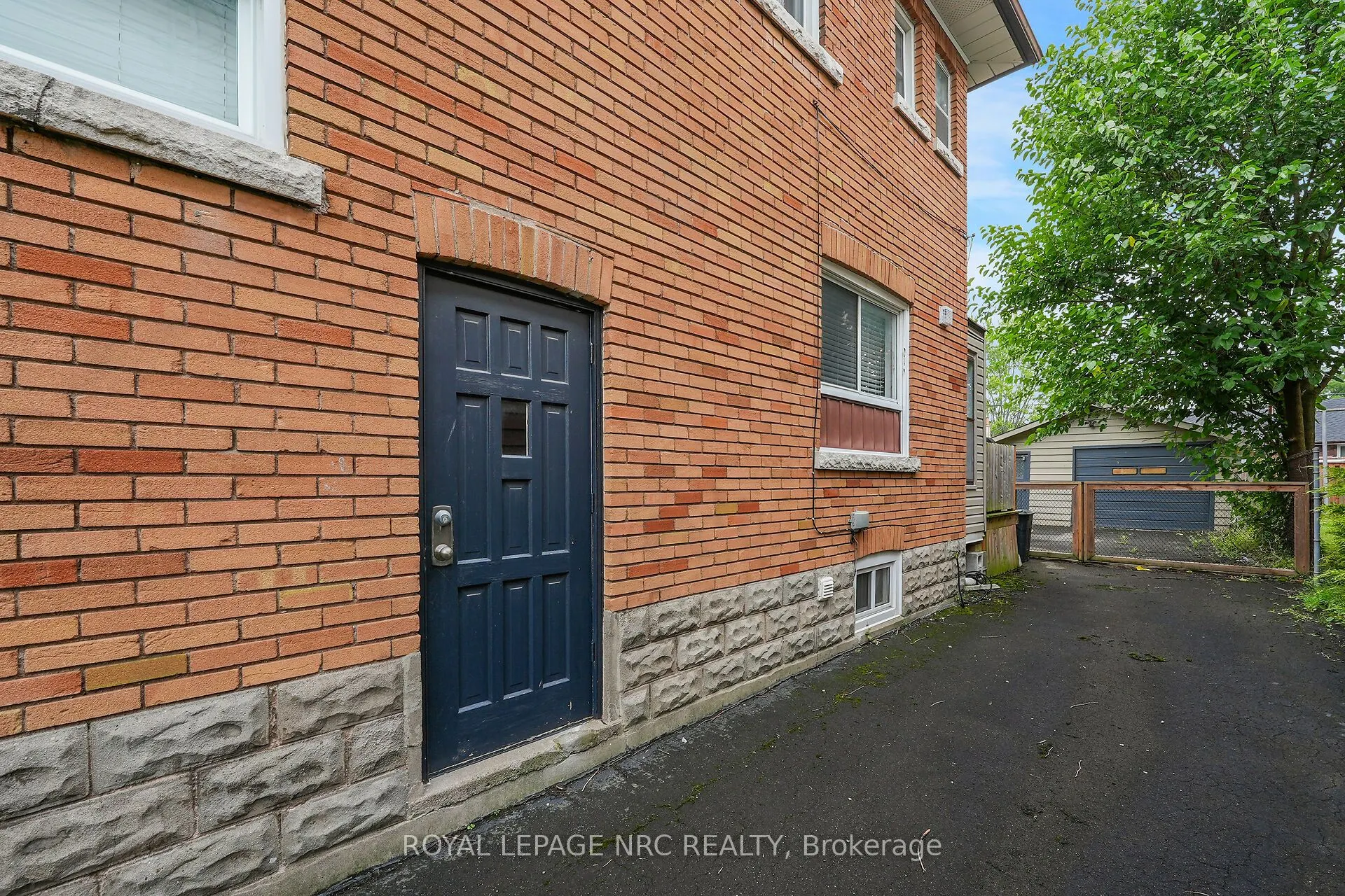 87 Oakland Avenue