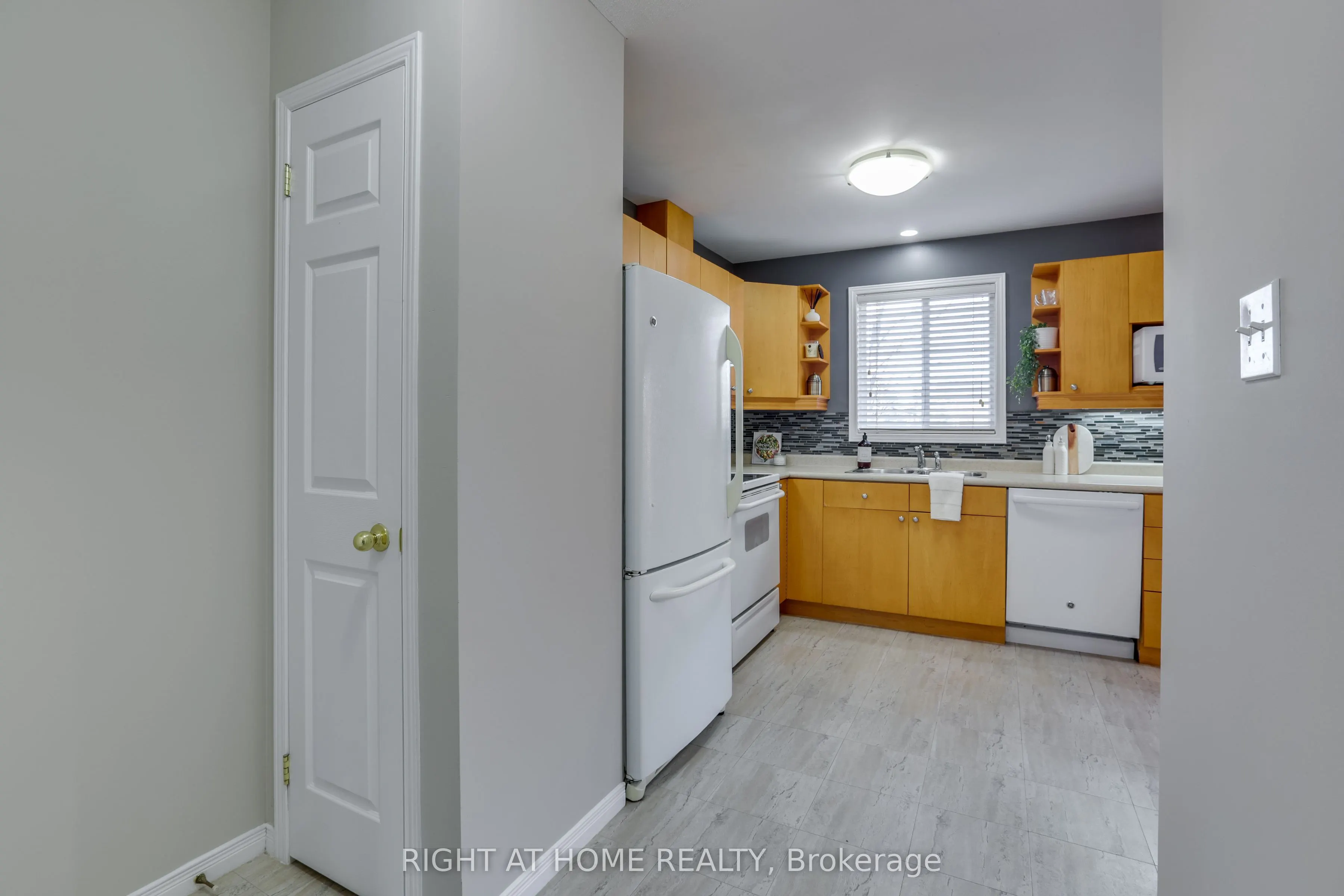1535 Trossacks Avenue, #54