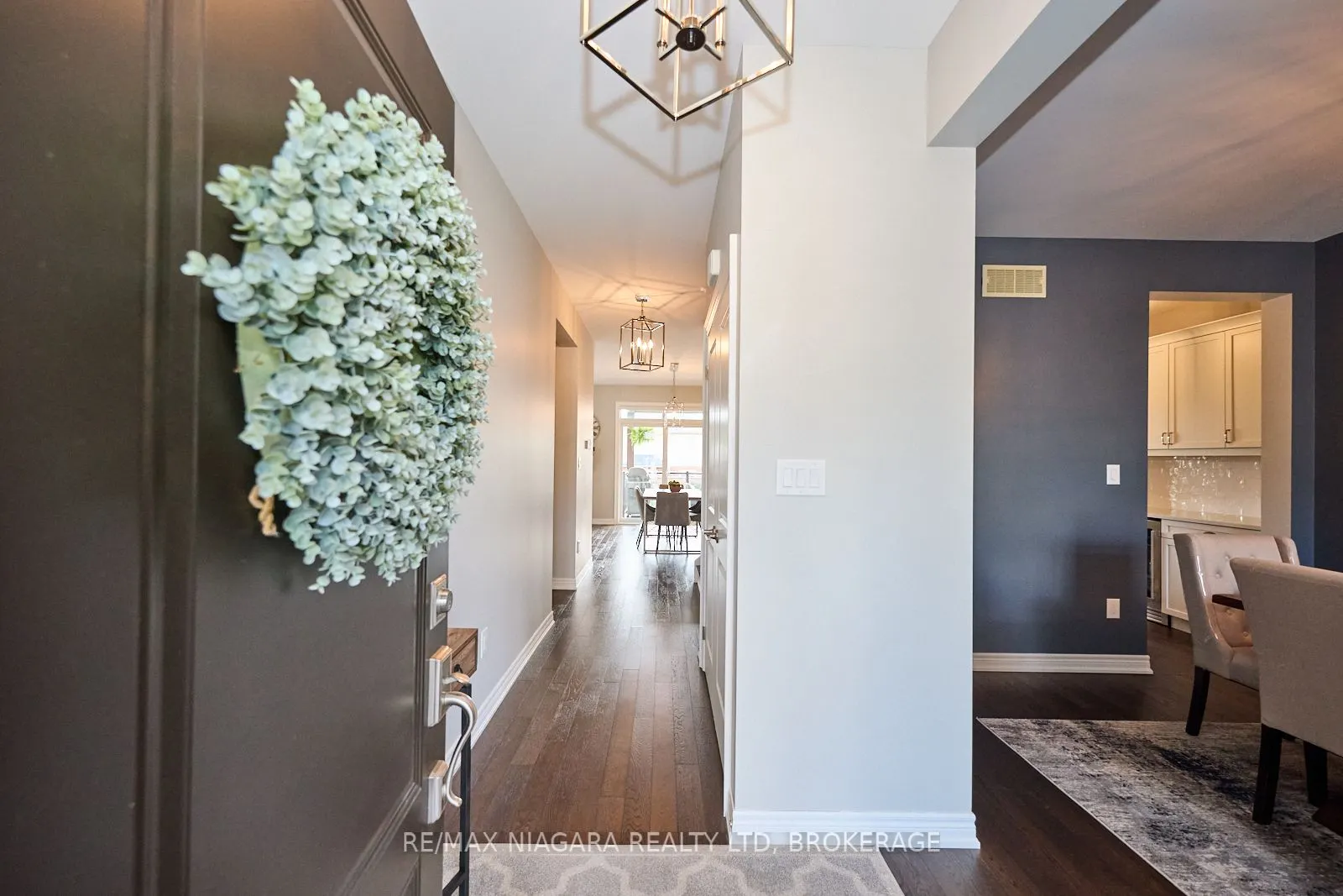 8886 Black Forest Crescent