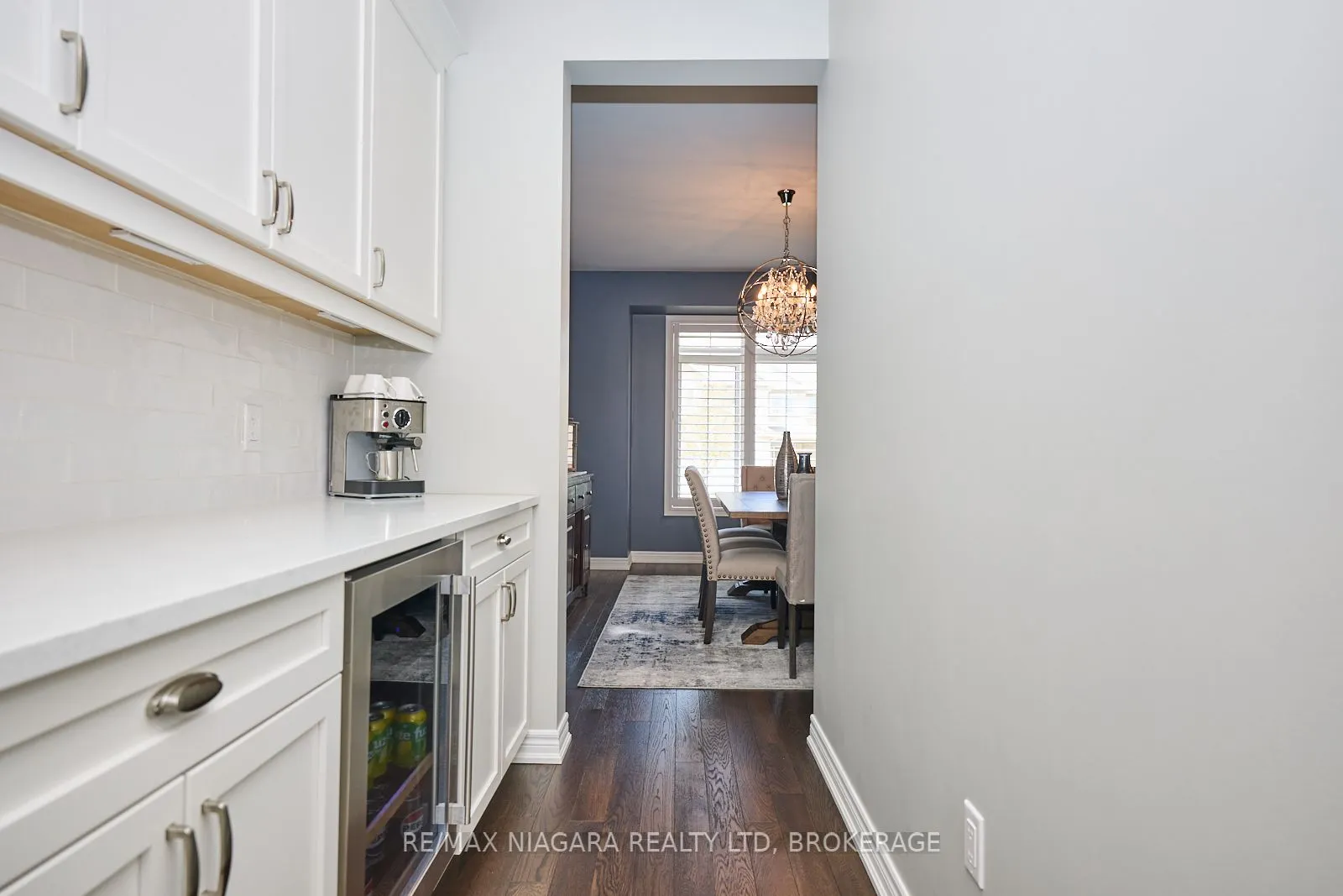 8886 Black Forest Crescent