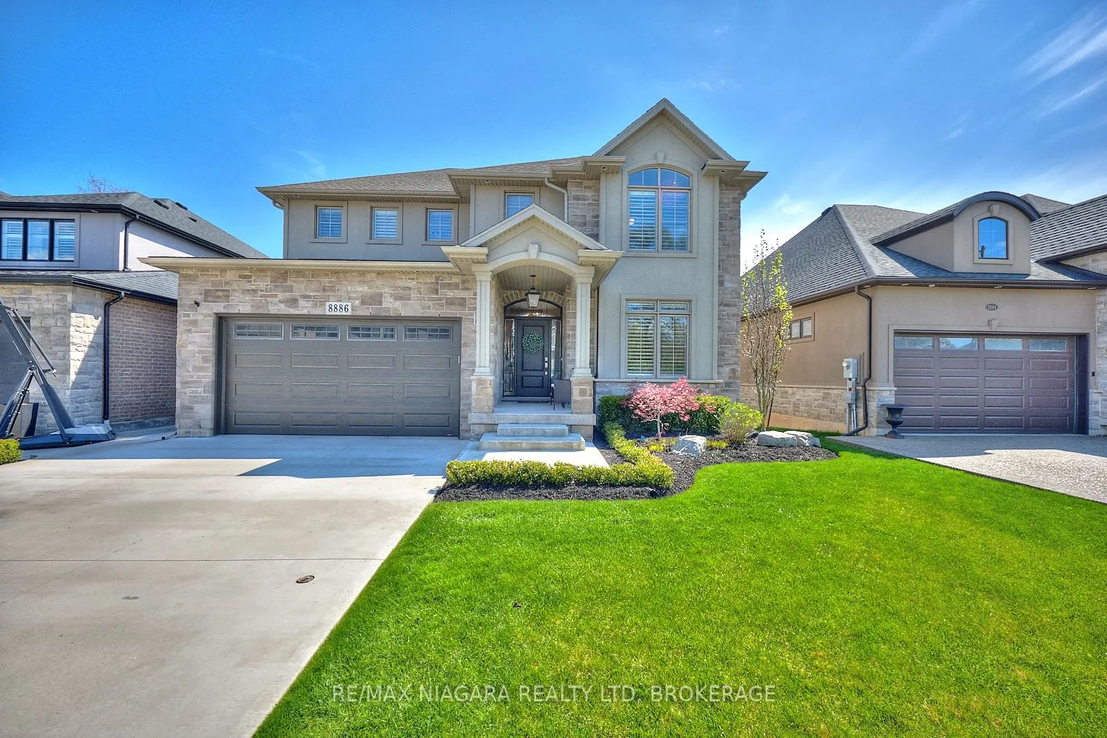8886 Black Forest Crescent