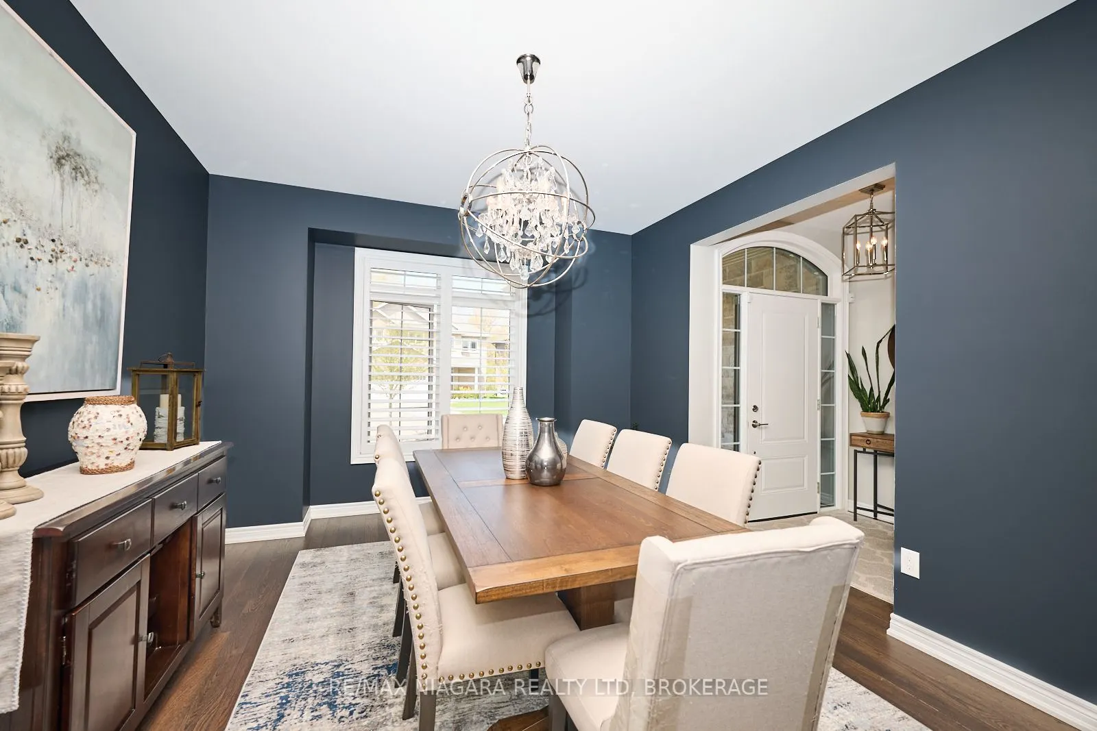 8886 Black Forest Crescent